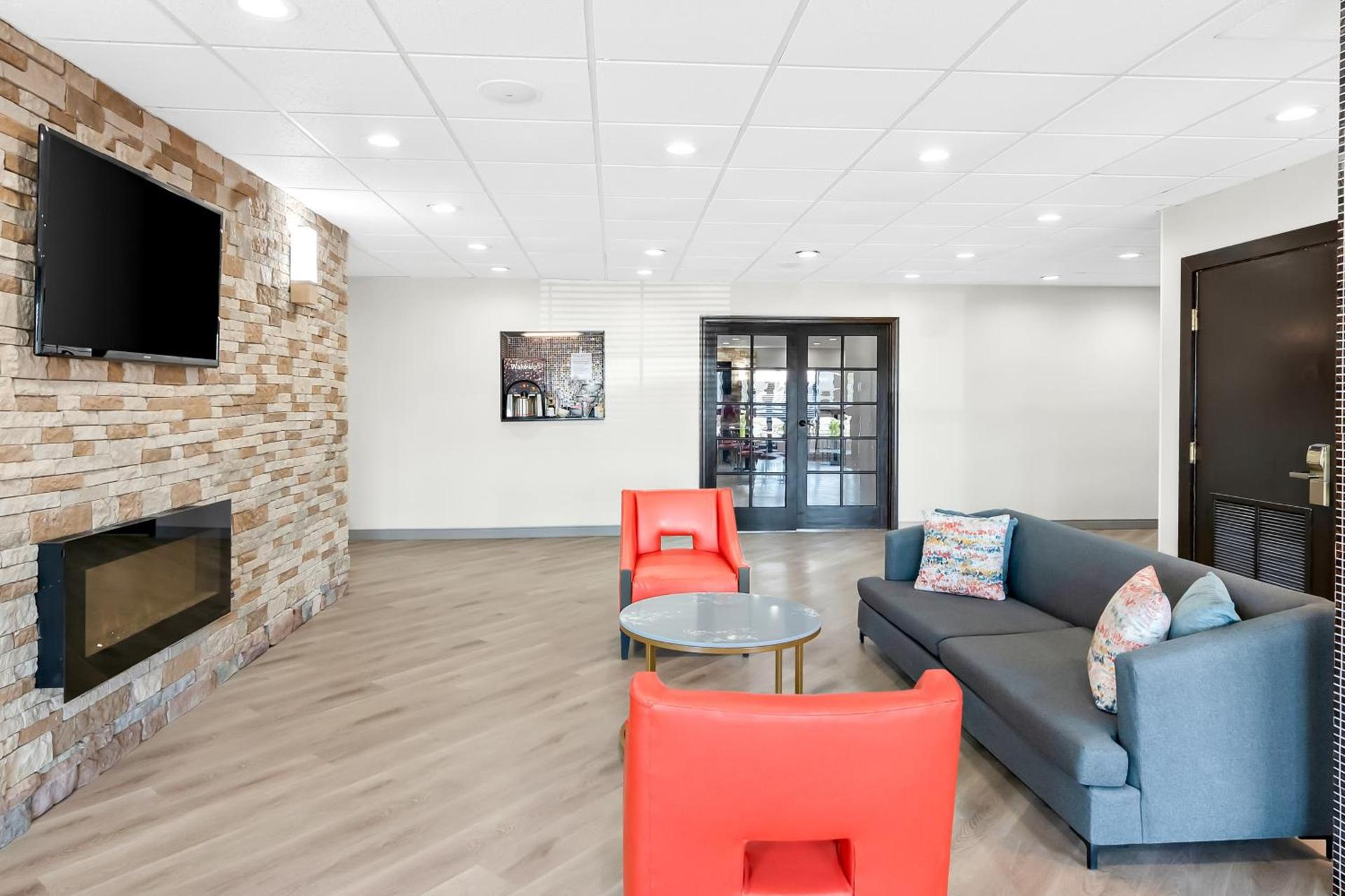 Comfort Suites Columbus photo 54