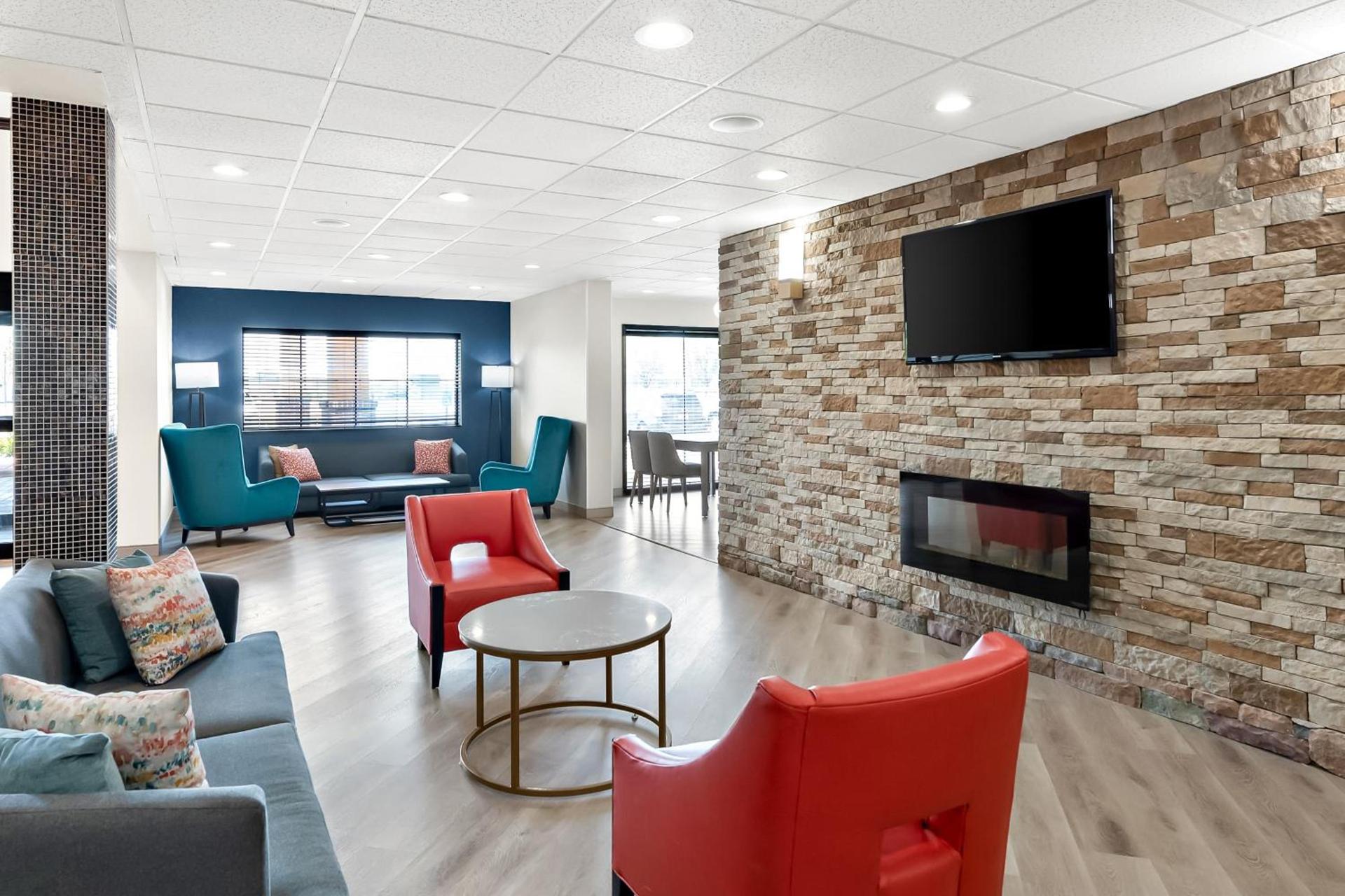 Comfort Suites Columbus photo 72