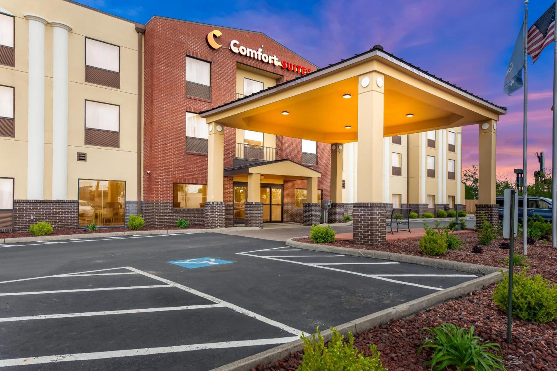 Comfort Suites Columbus photo 40