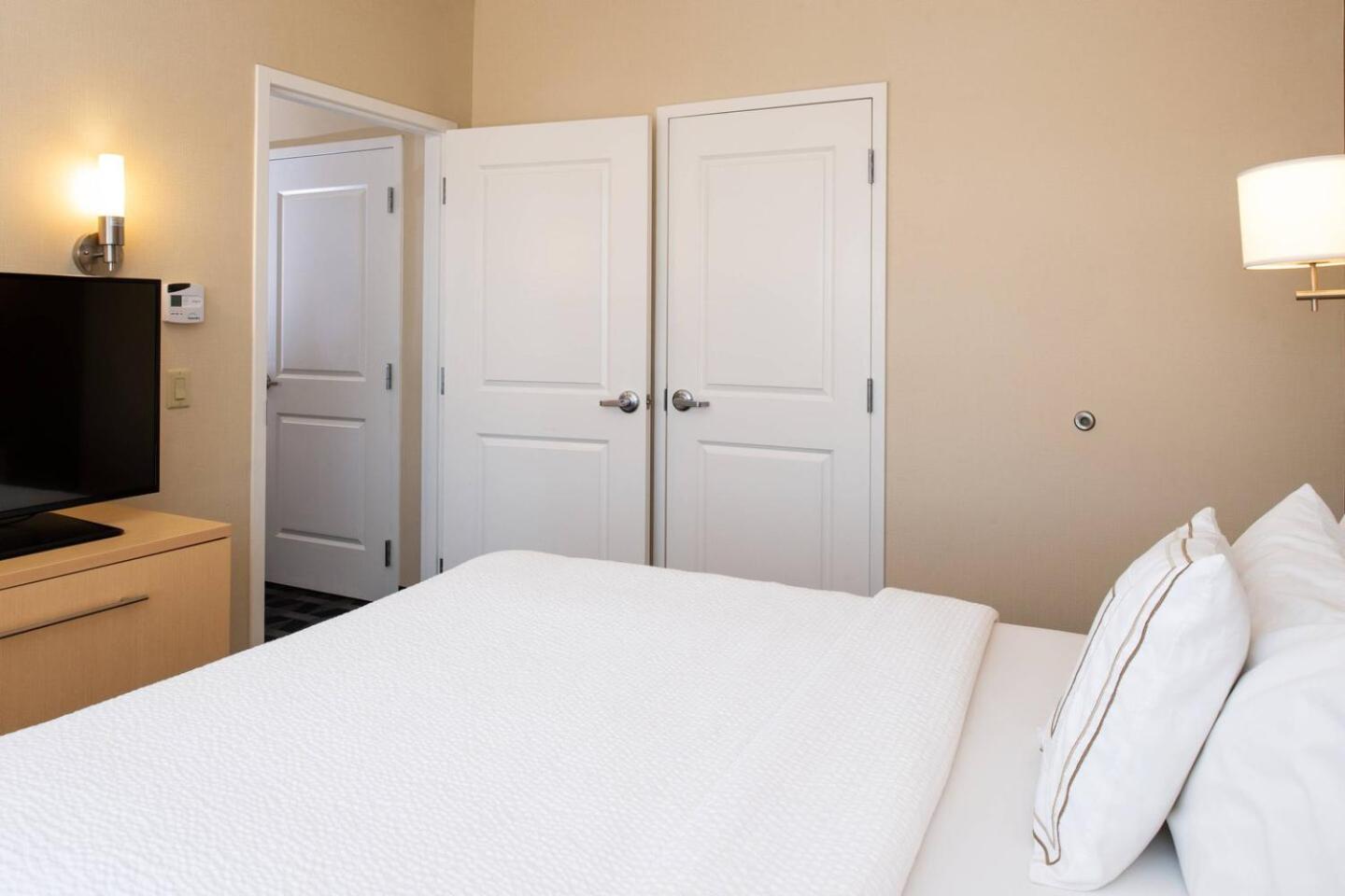 TownePlace Suites by Marriott Bakersfield West photo 32