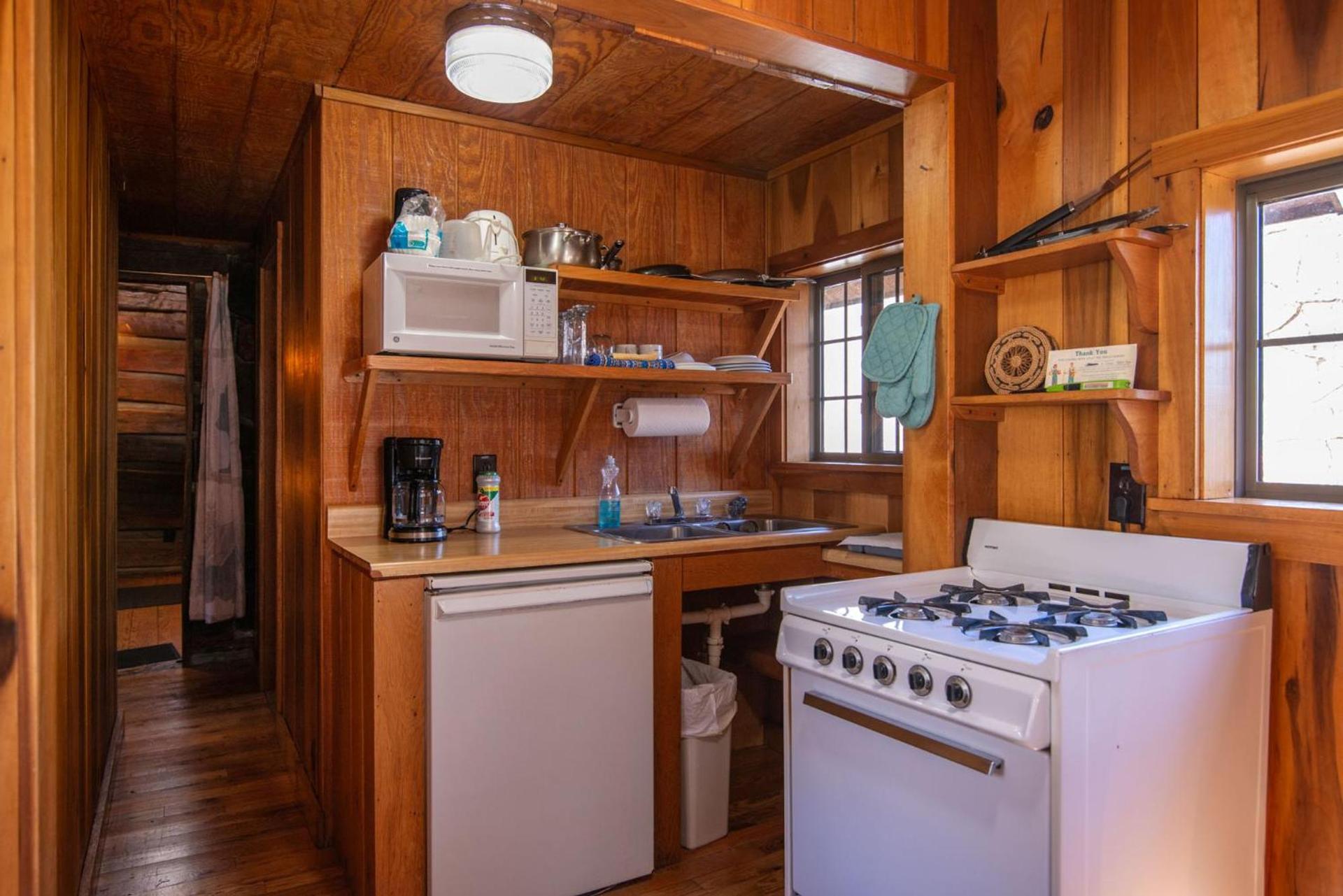 Moore House Inn & Cabins photo 18