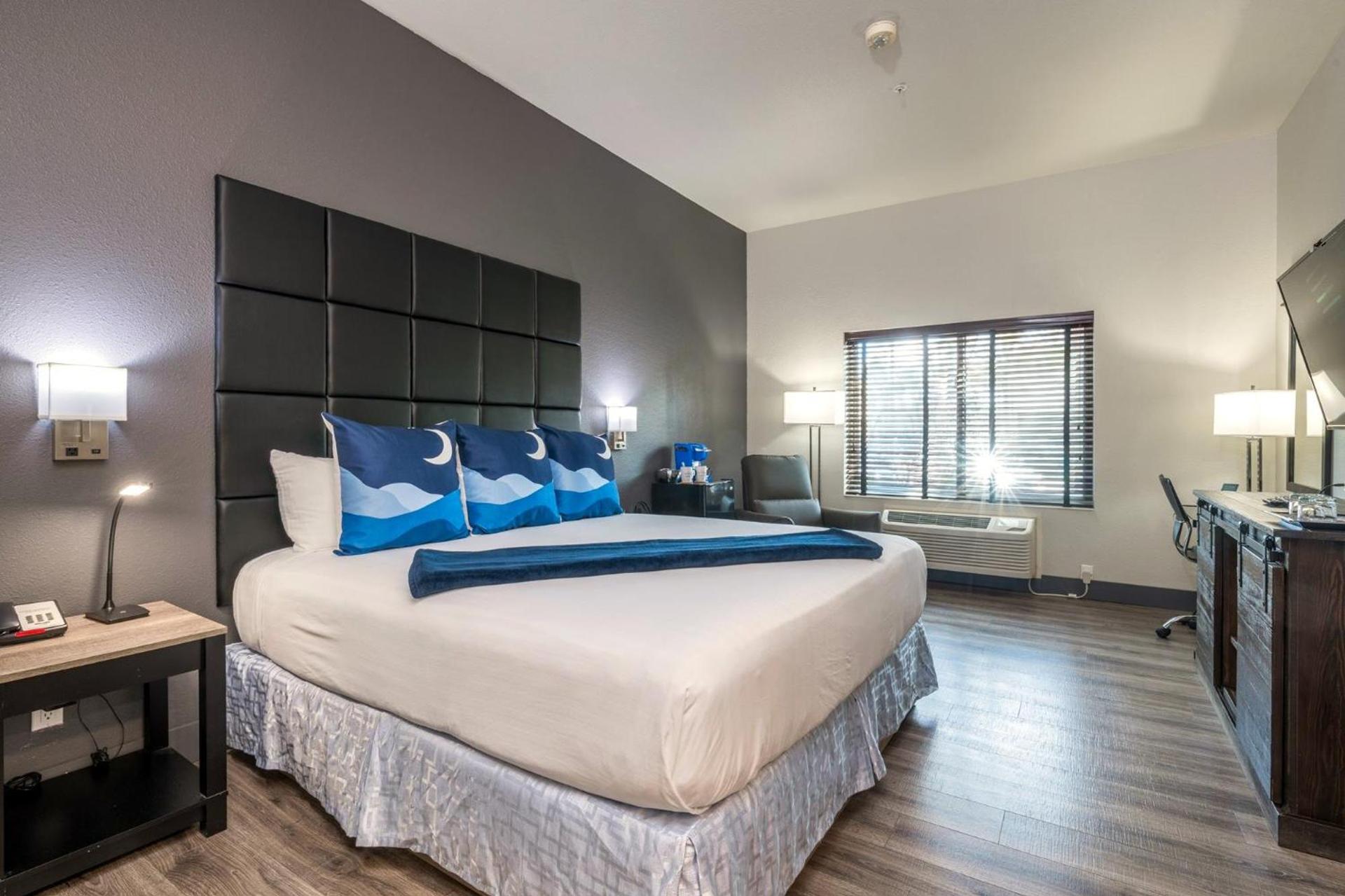 Wood River Inn & Suite photo 27