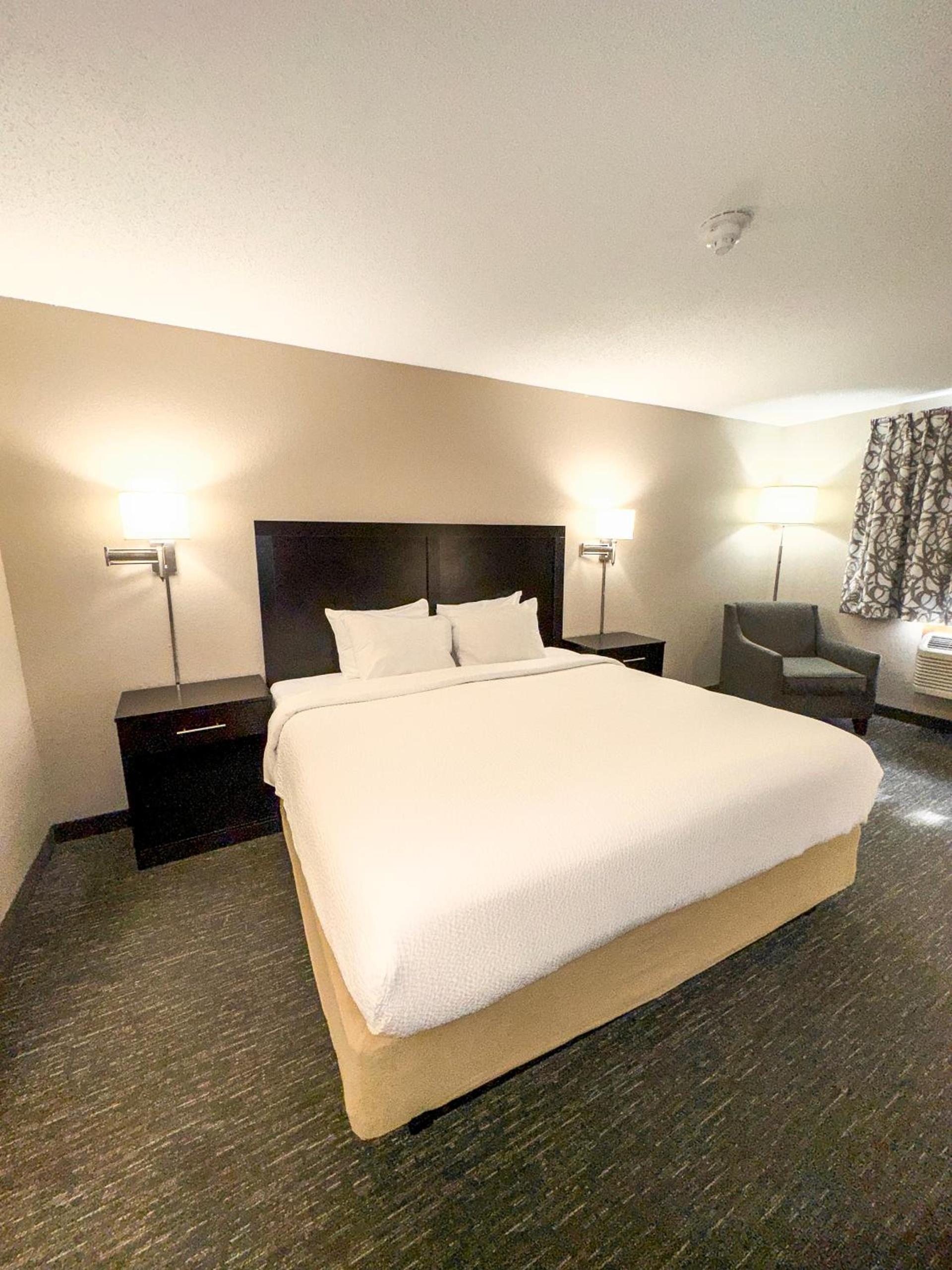 Country Trails Inn &Suites photo 32