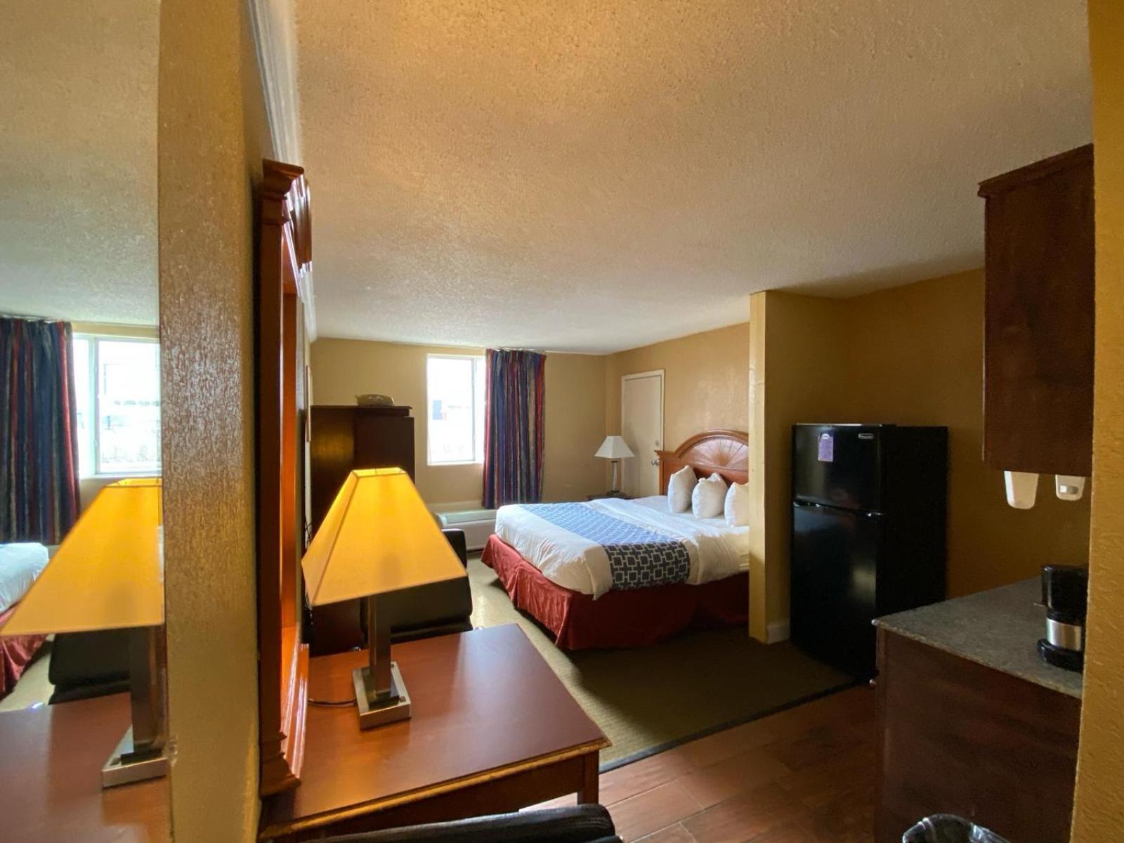 Super 8 by Wyndham Fort Wayne photo 21
