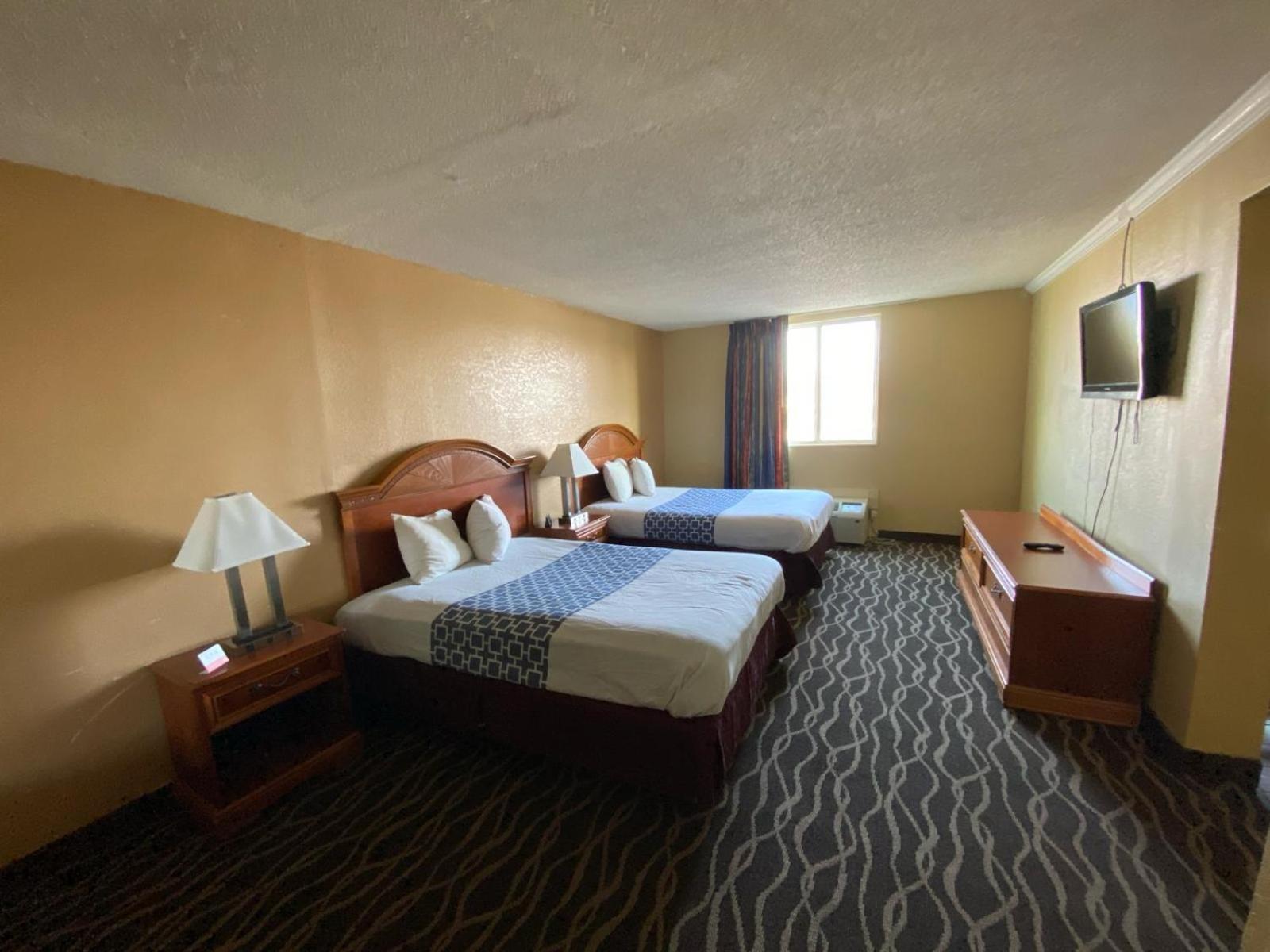 Super 8 by Wyndham Fort Wayne photo 15