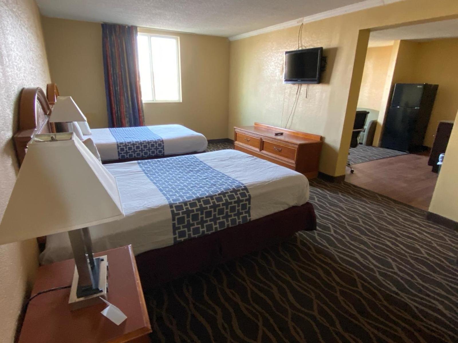 Super 8 by Wyndham Fort Wayne photo 17