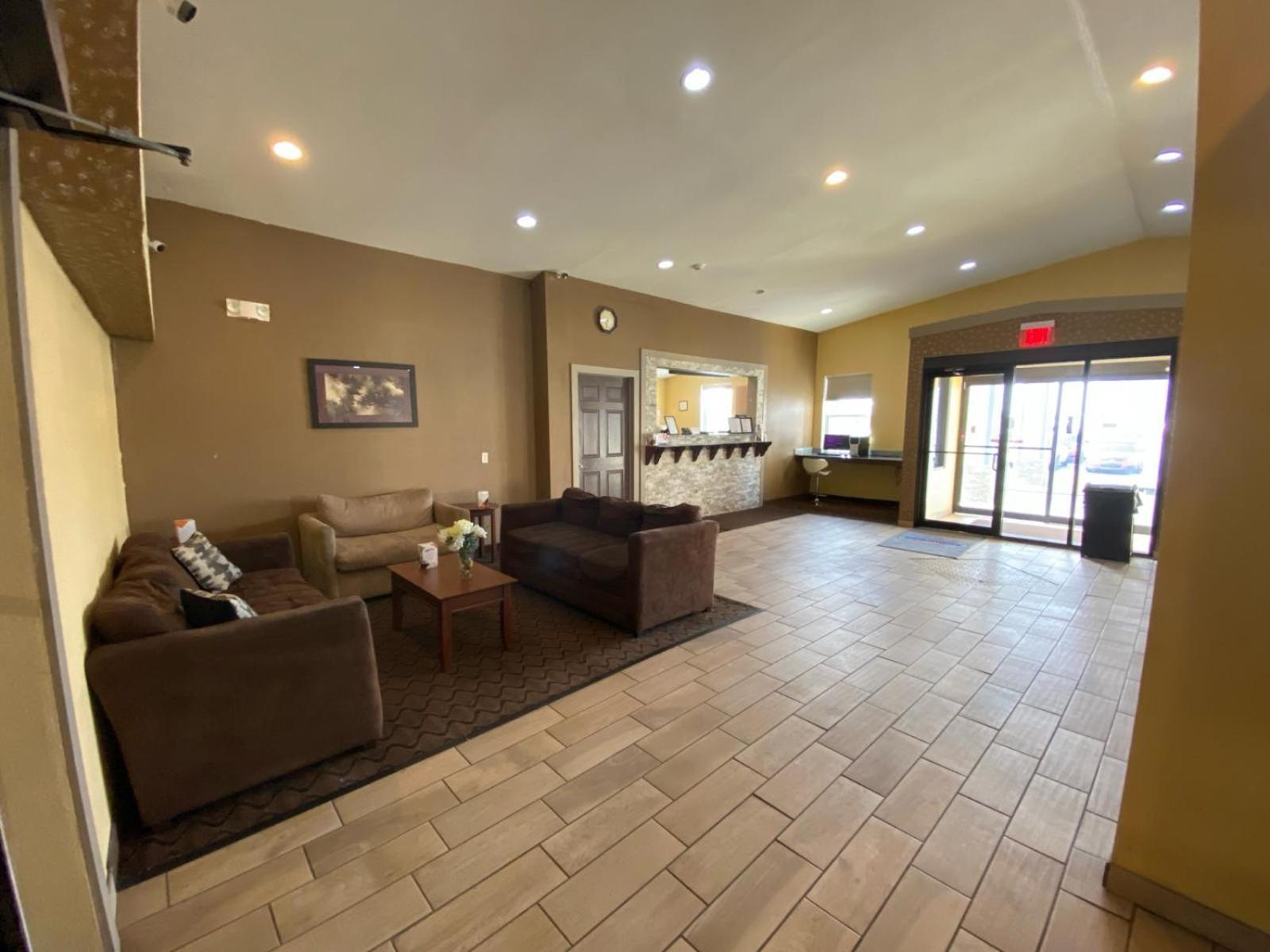 Super 8 by Wyndham Fort Wayne photo 4