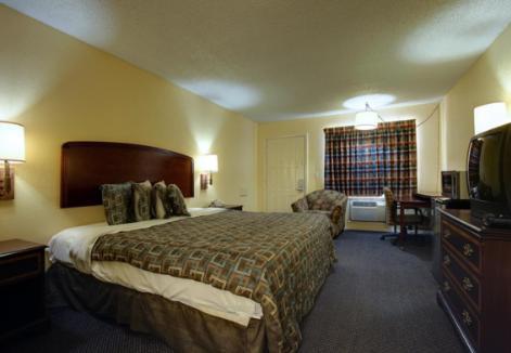 Americas Best Value Inn Comanche photo 4