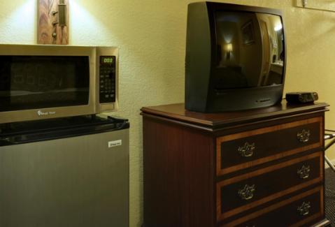 Americas Best Value Inn Comanche photo 5