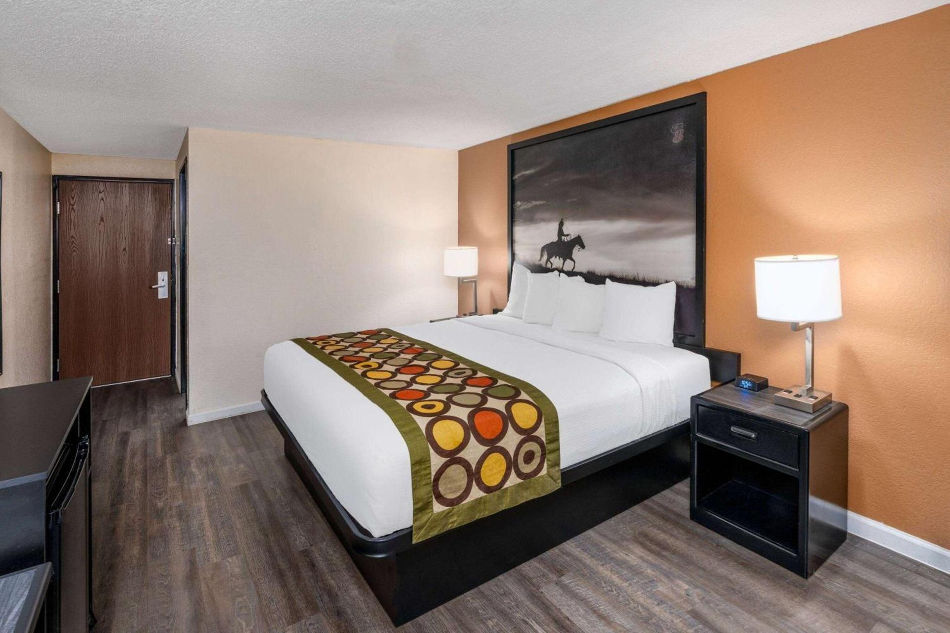 Super 8 by Wyndham Cheyenne WY photo 6