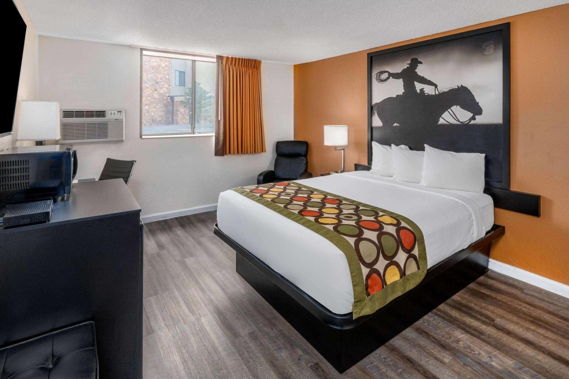 Super 8 by Wyndham Cheyenne WY photo 13