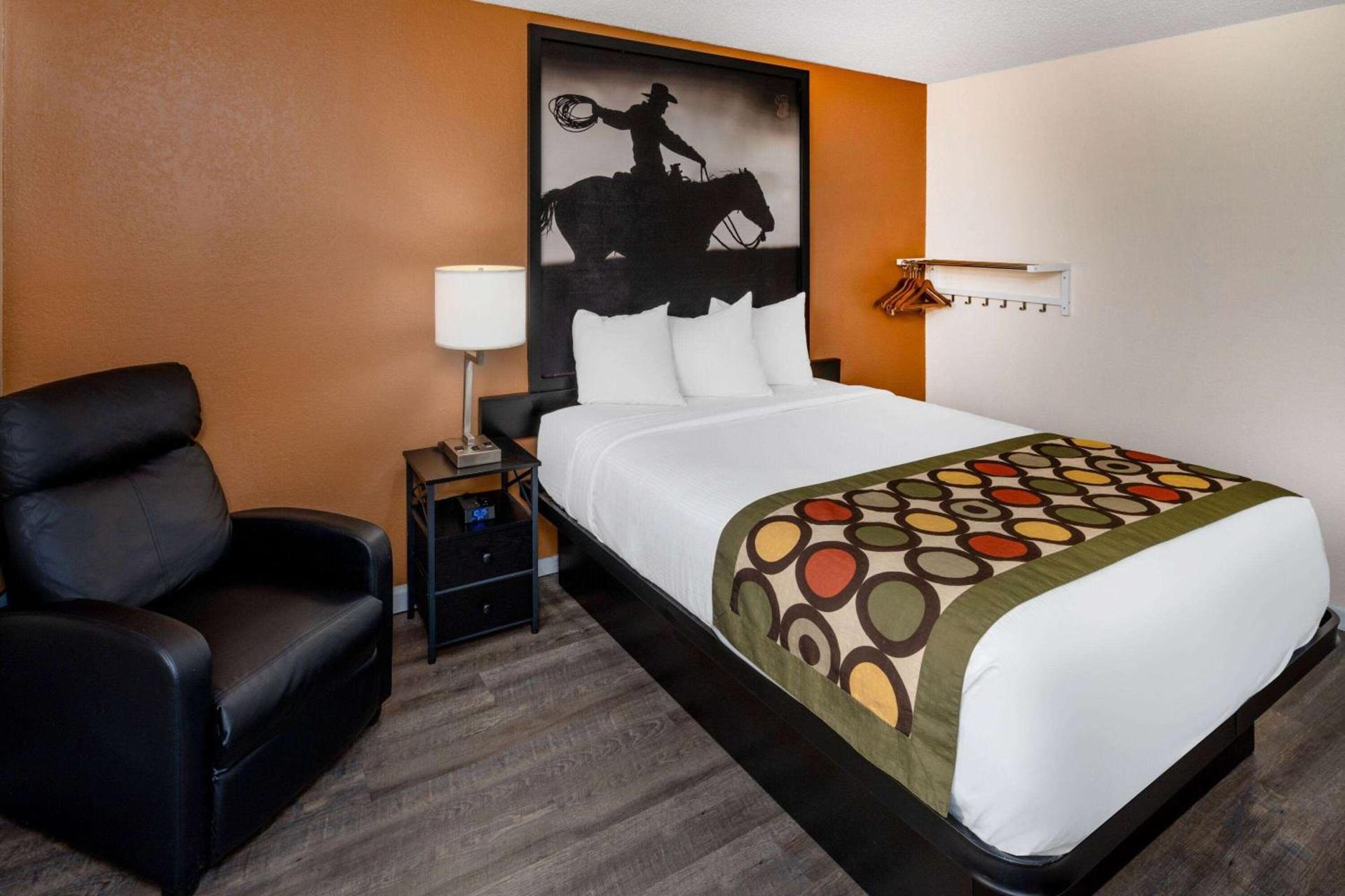 Super 8 by Wyndham Cheyenne WY photo 14