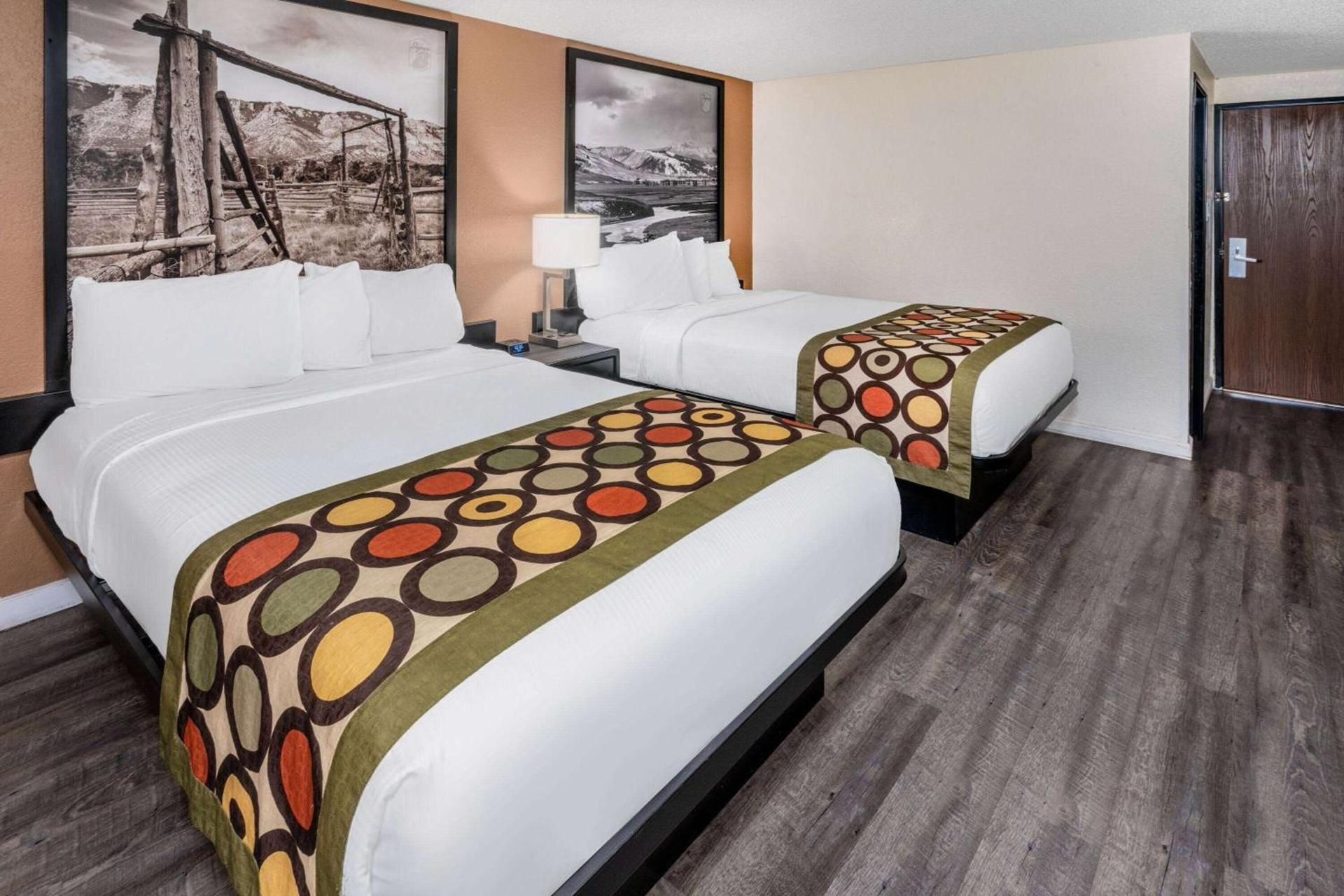 Super 8 by Wyndham Cheyenne WY photo 23