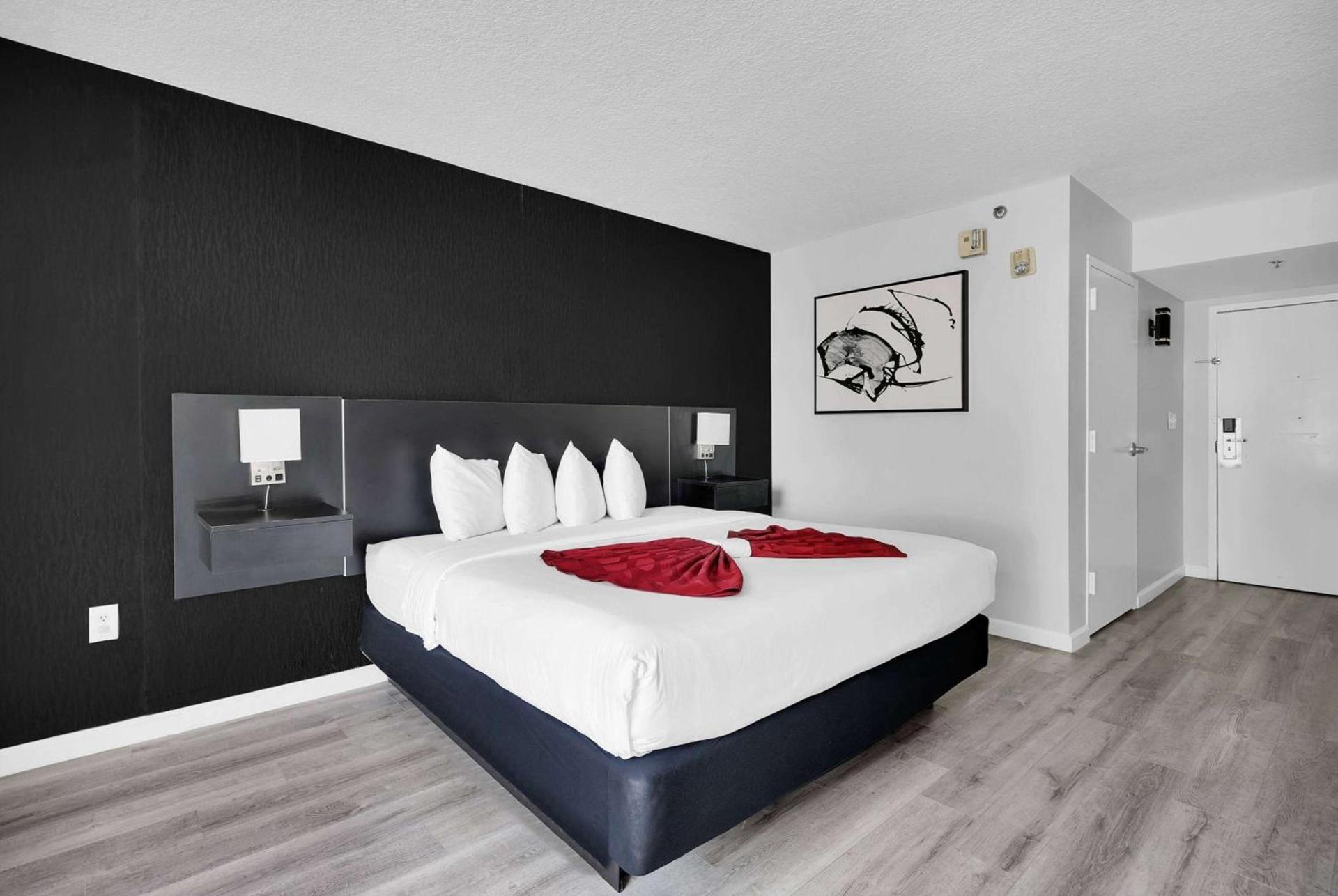 Ramada by Wyndham Jacksonville I-95 by Butler Blvd photo 37