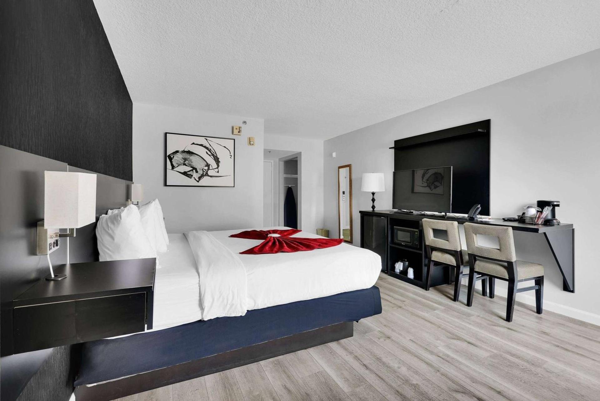 Ramada by Wyndham Jacksonville I-95 by Butler Blvd photo 45