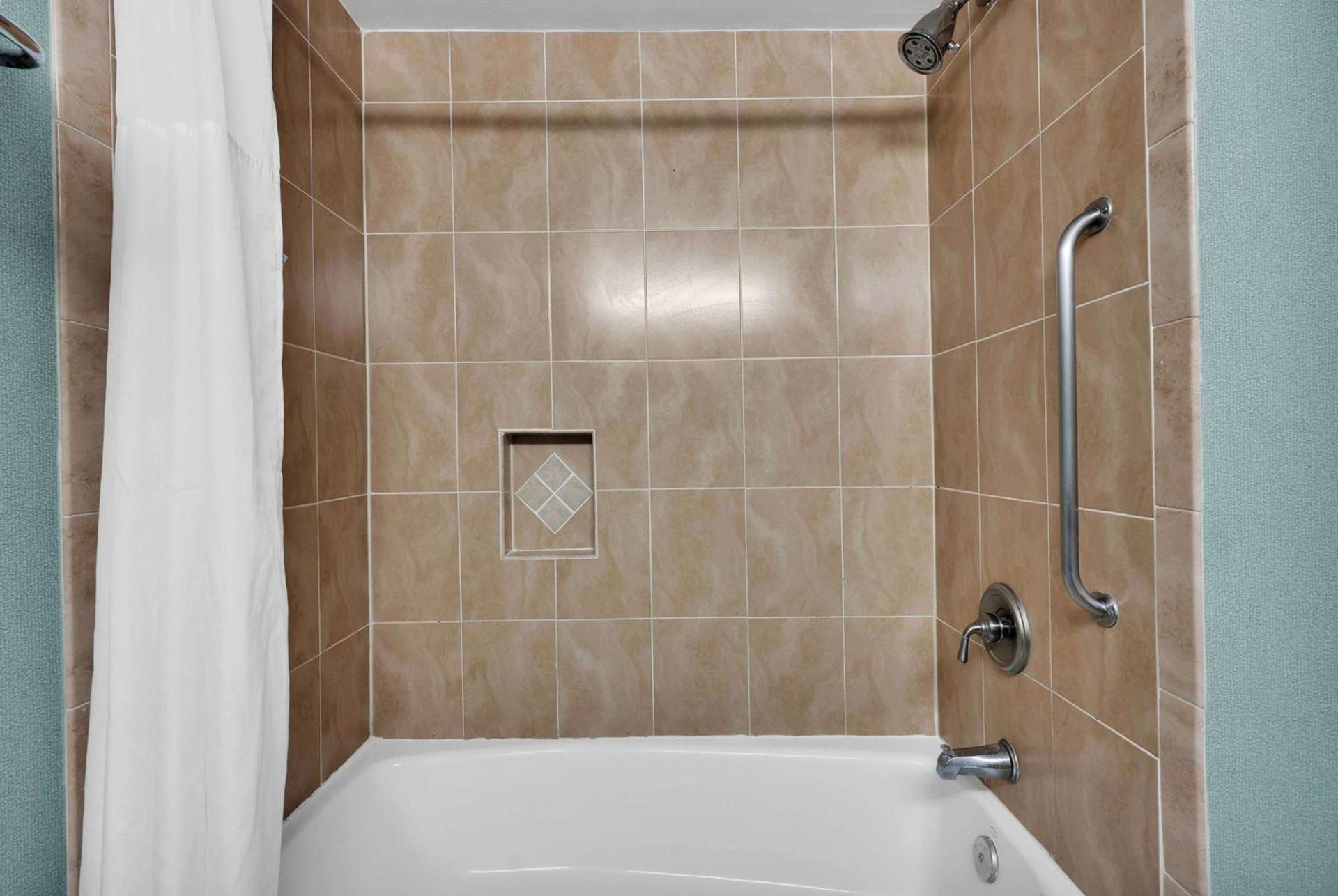 Ramada by Wyndham Jacksonville I-95 by Butler Blvd photo 52