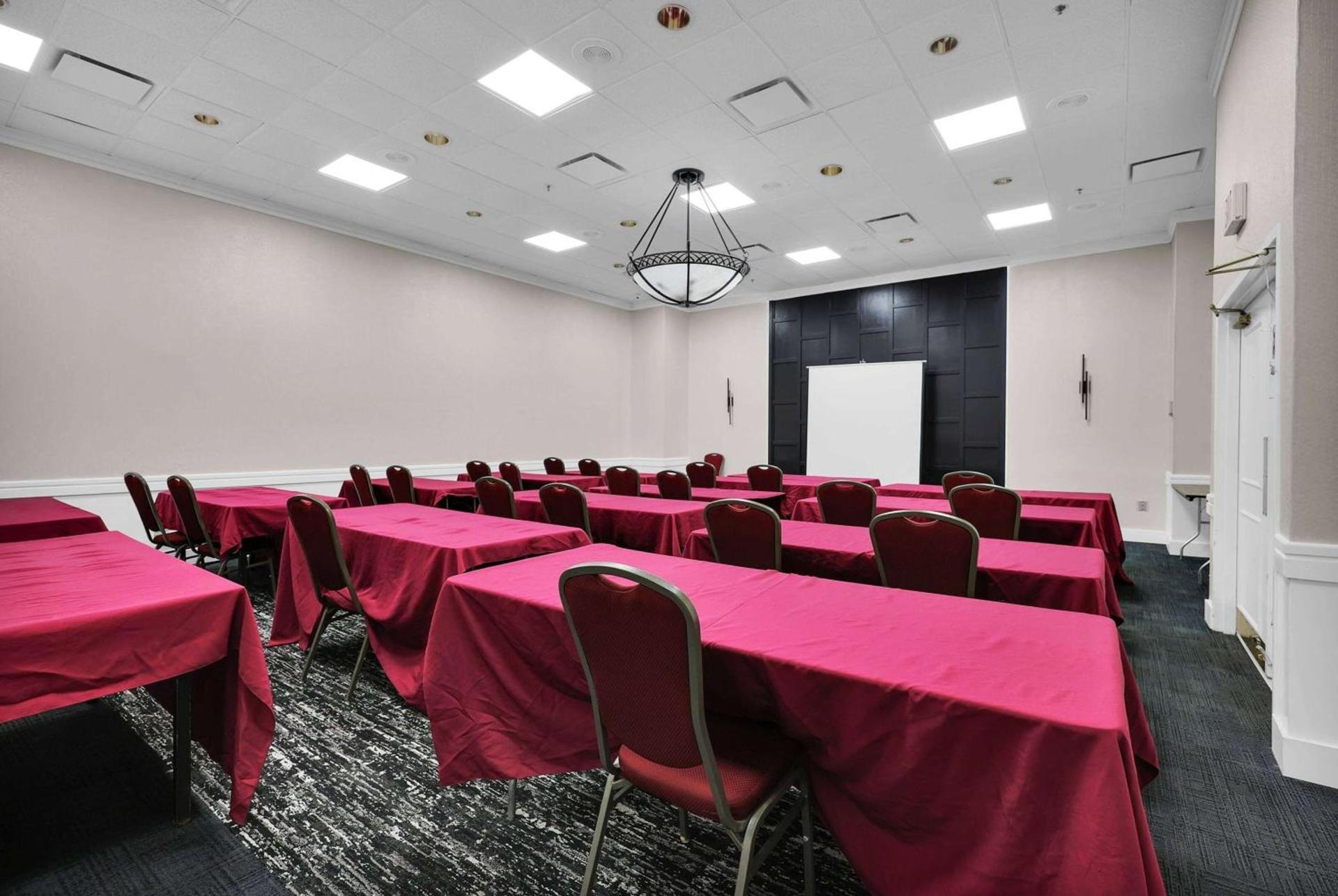 Ramada by Wyndham Jacksonville I-95 by Butler Blvd photo 59
