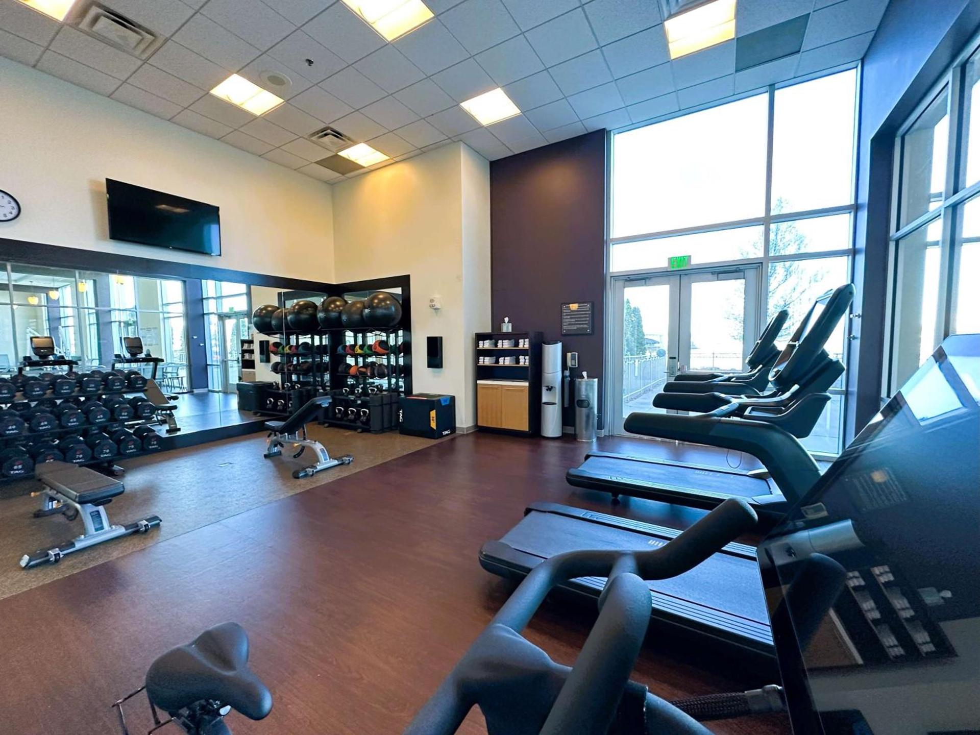 DoubleTree by Hilton Bay City - Riverfront photo 23