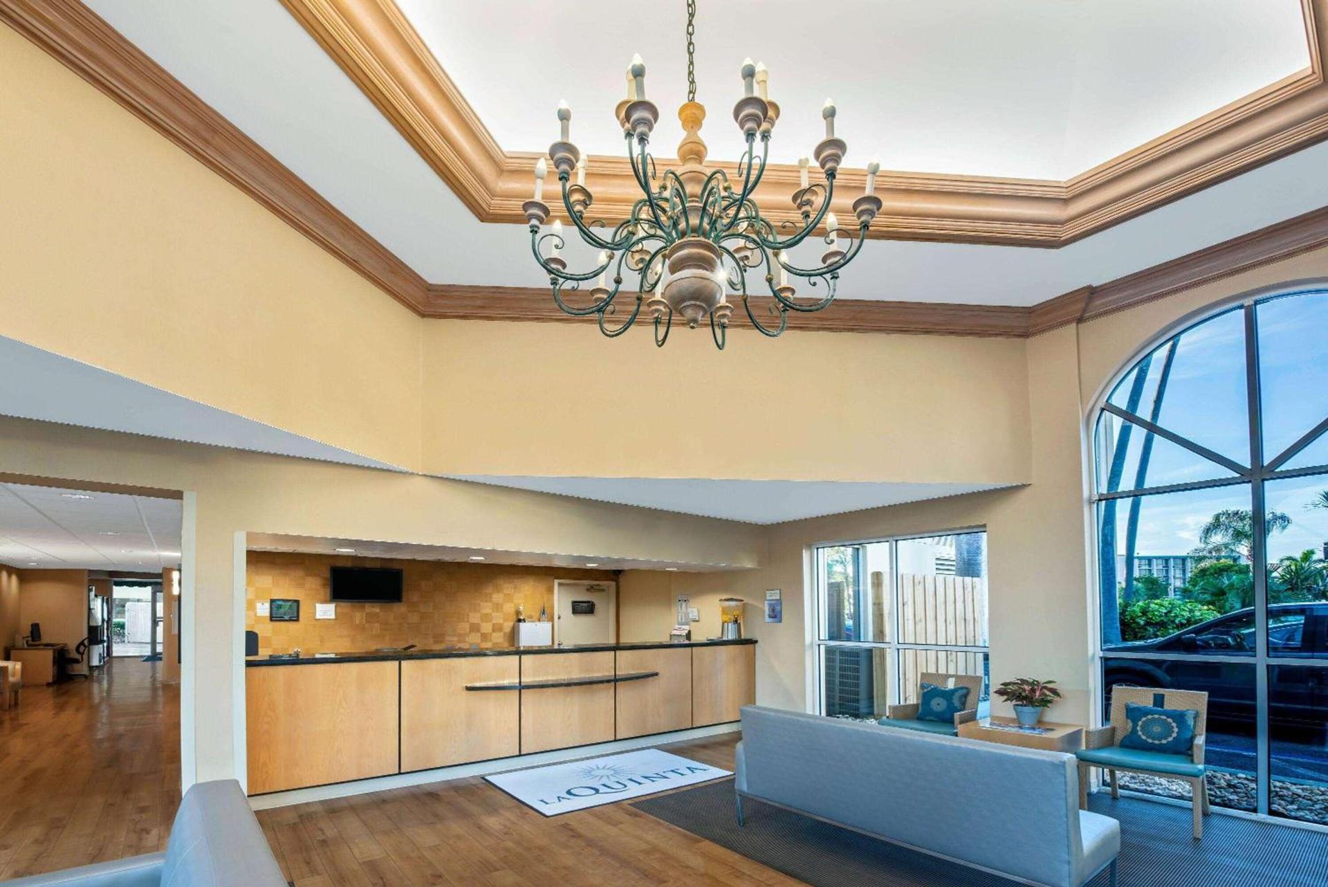 La Quinta by Wyndham West Palm Beach Airport photo 30