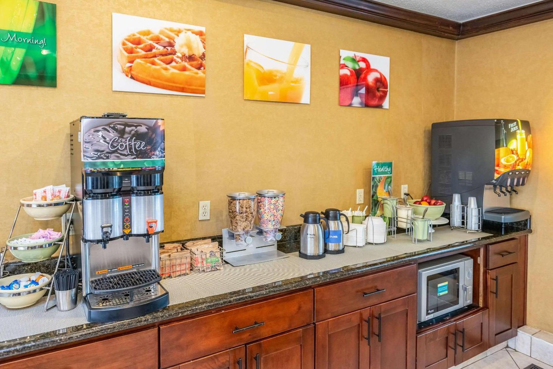 Quality Inn & Suites Seville photo 24