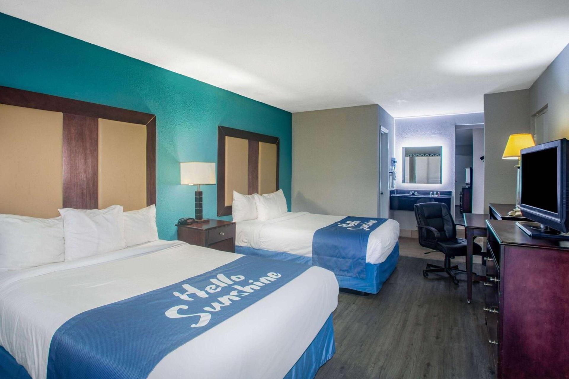 Days Inn by Wyndham Mobile I-65 photo 16