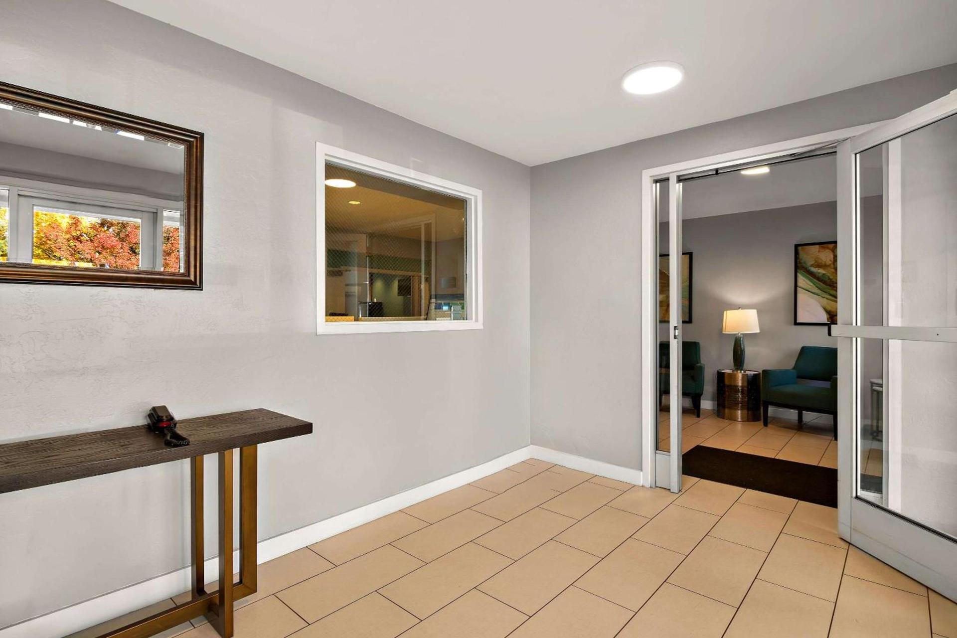 MainStay Suites Salt Lake City Fort Union photo 2