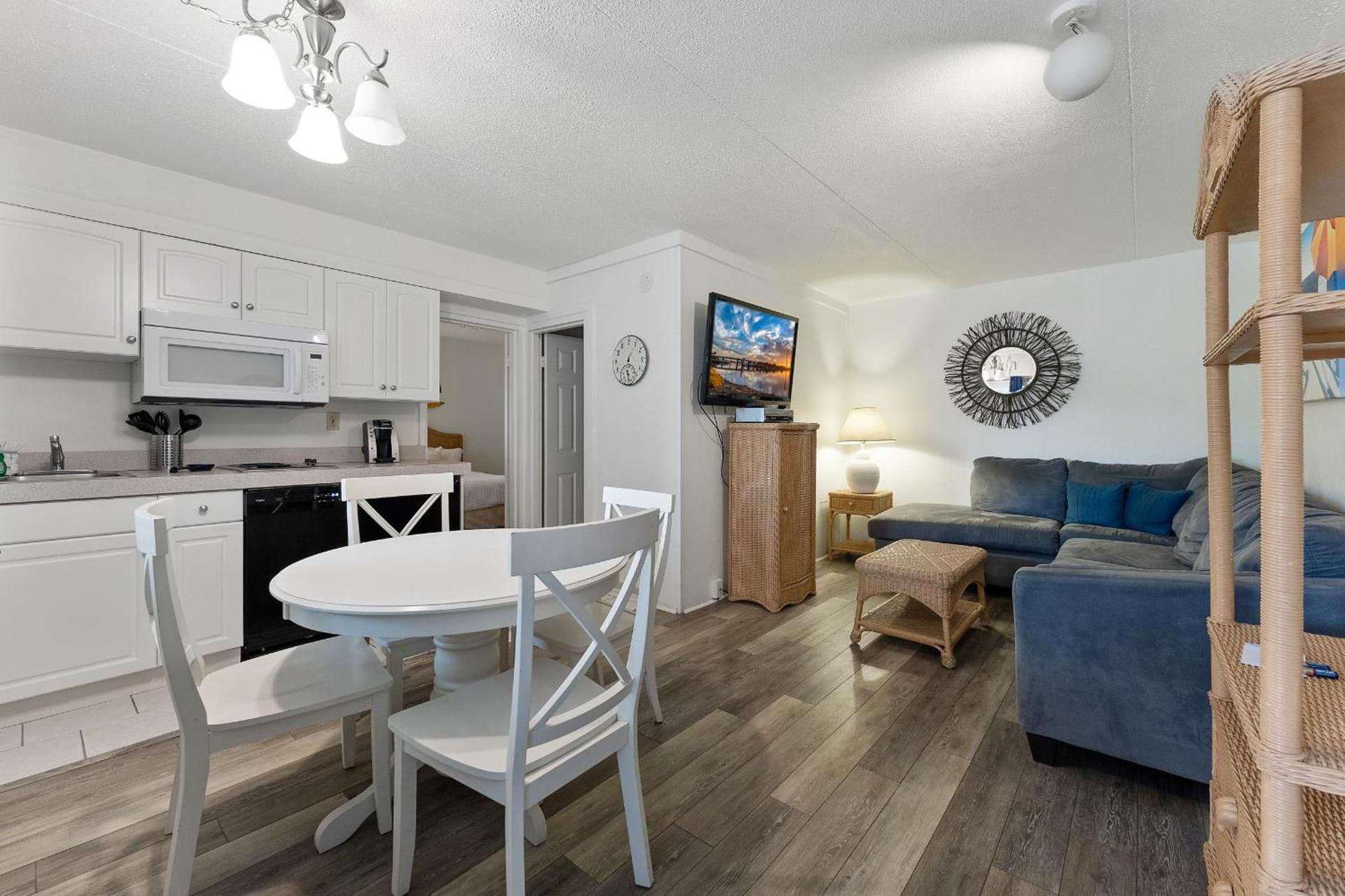 Beachcomber Resort photo 65