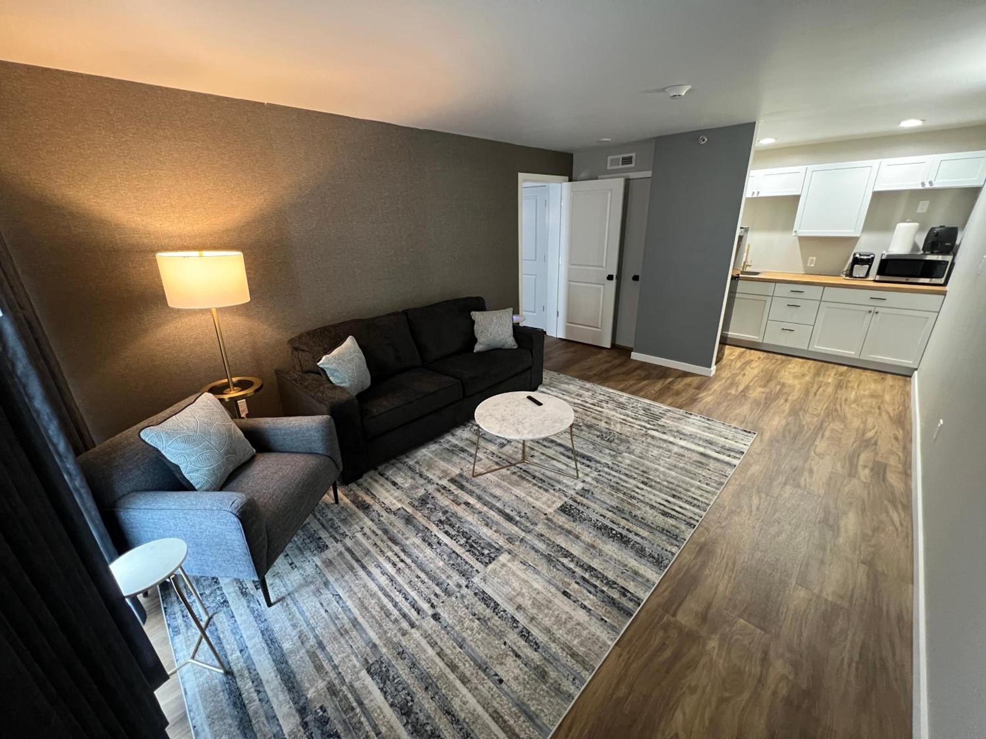 Lighthouse Suites photo 56