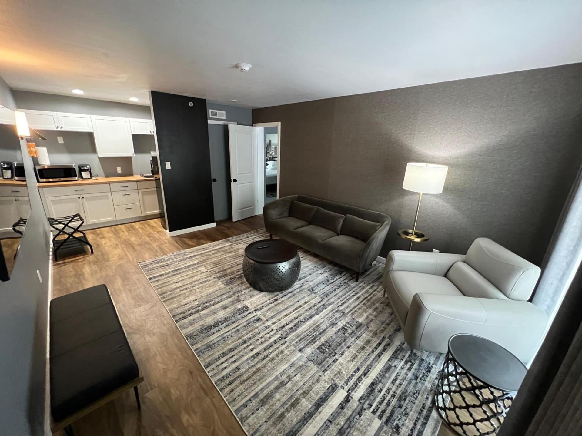 Lighthouse Suites photo 36
