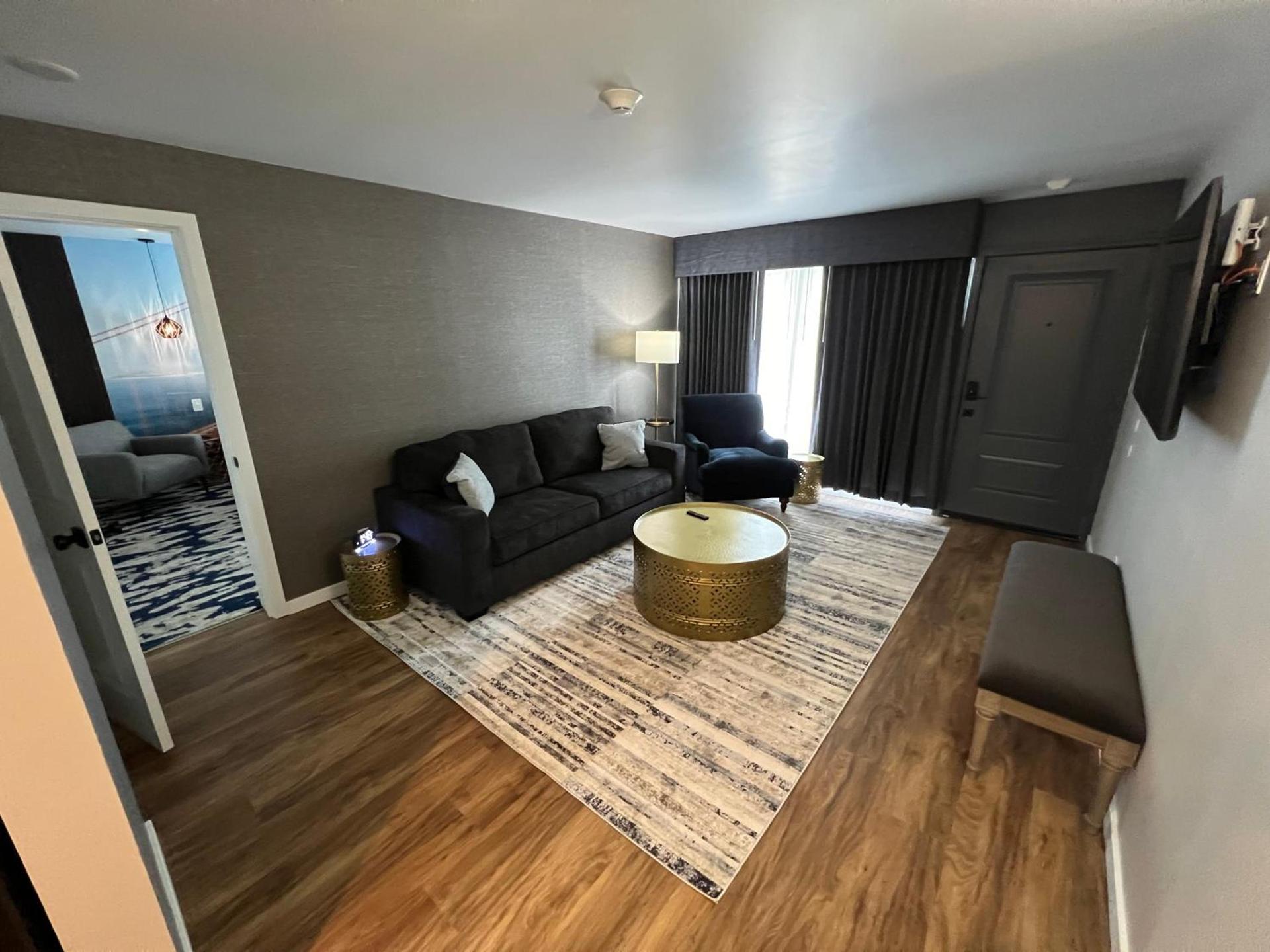 Lighthouse Suites photo 32