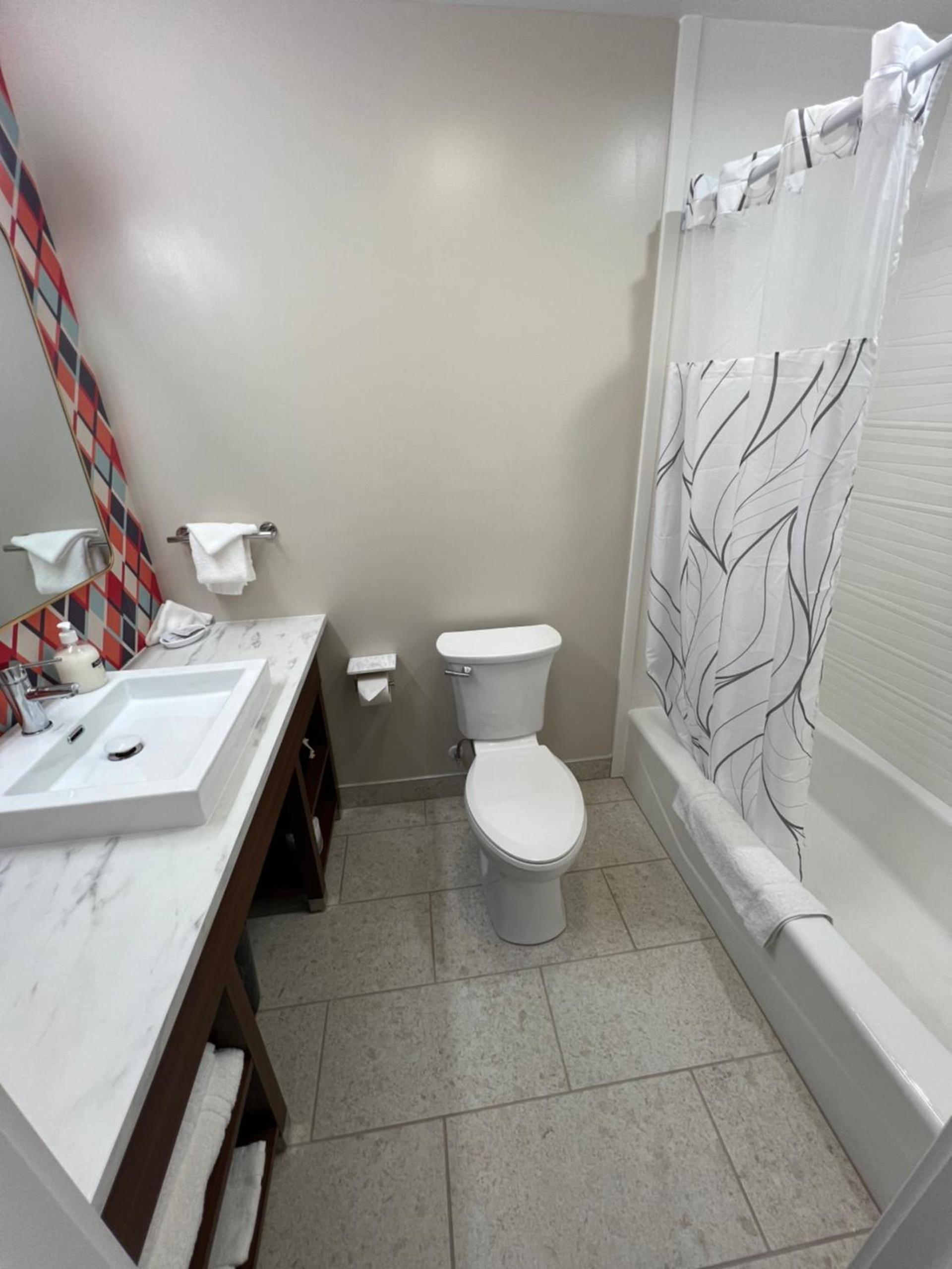 Lighthouse Suites photo 46