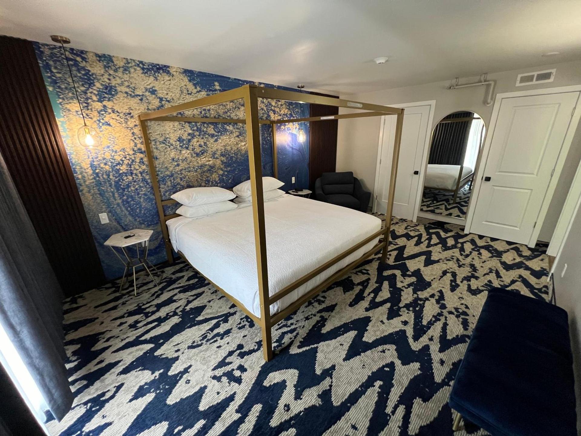 Lighthouse Suites photo 42