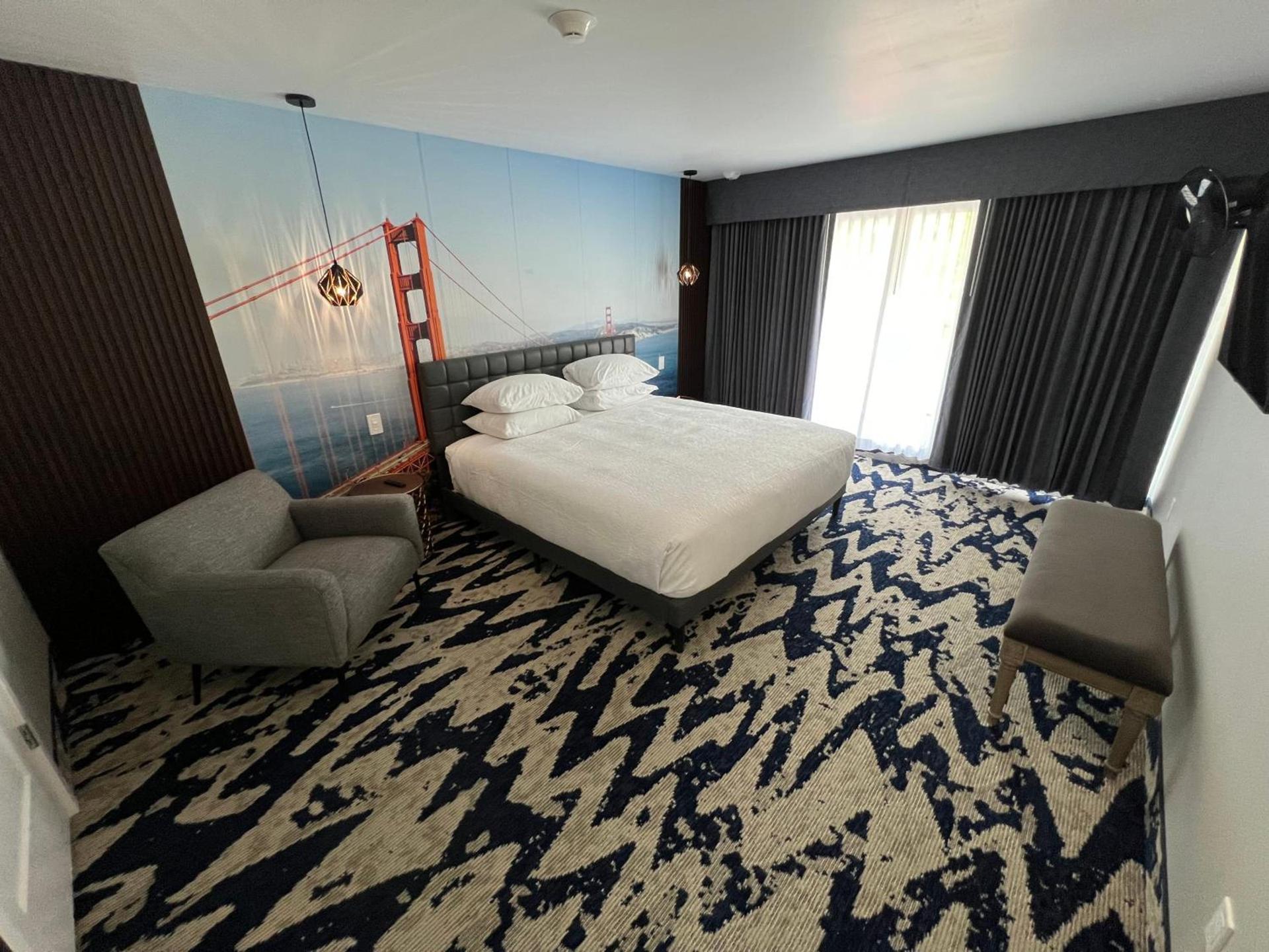 Lighthouse Suites photo 58