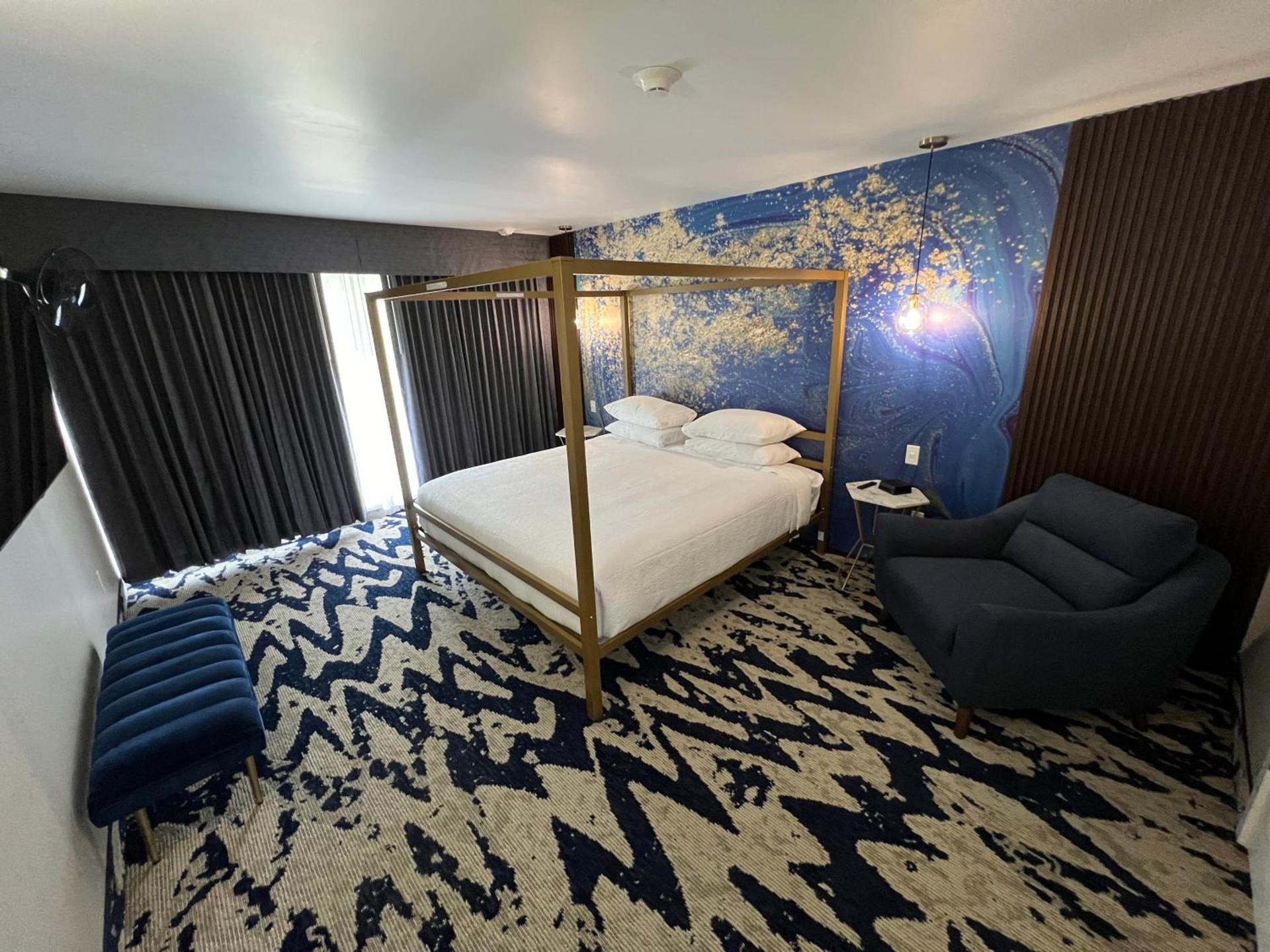 Lighthouse Suites photo 64
