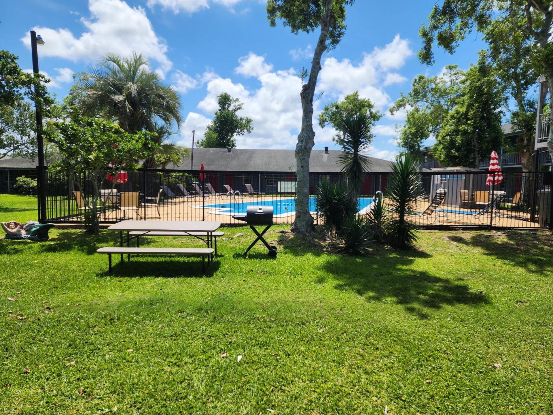 Red Carpet Inn - Houma photo 24