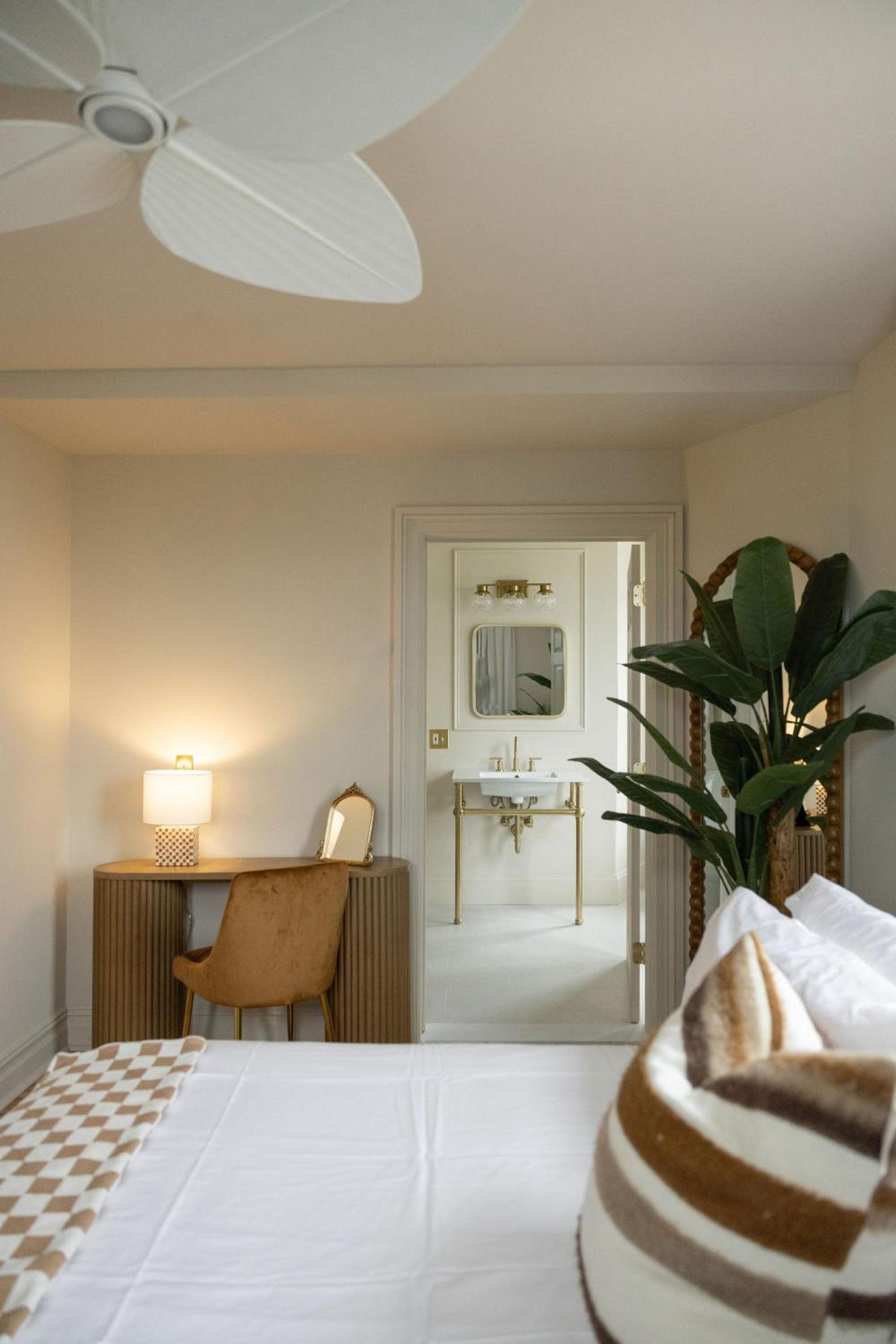 Coastal Chateau photo 23