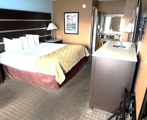 Baymont by Wyndham Gaffney photo 22