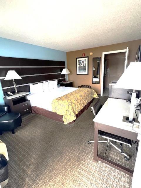 Baymont by Wyndham Gaffney photo 20