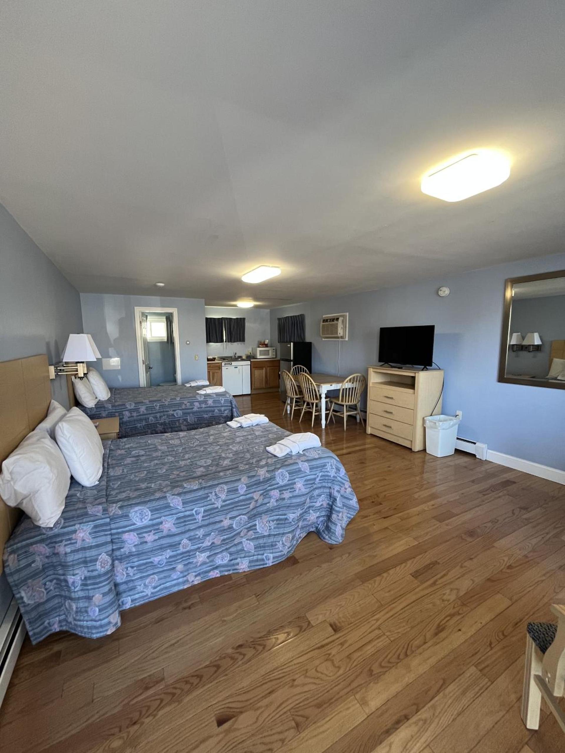 Beau Rivage Motel photo 42