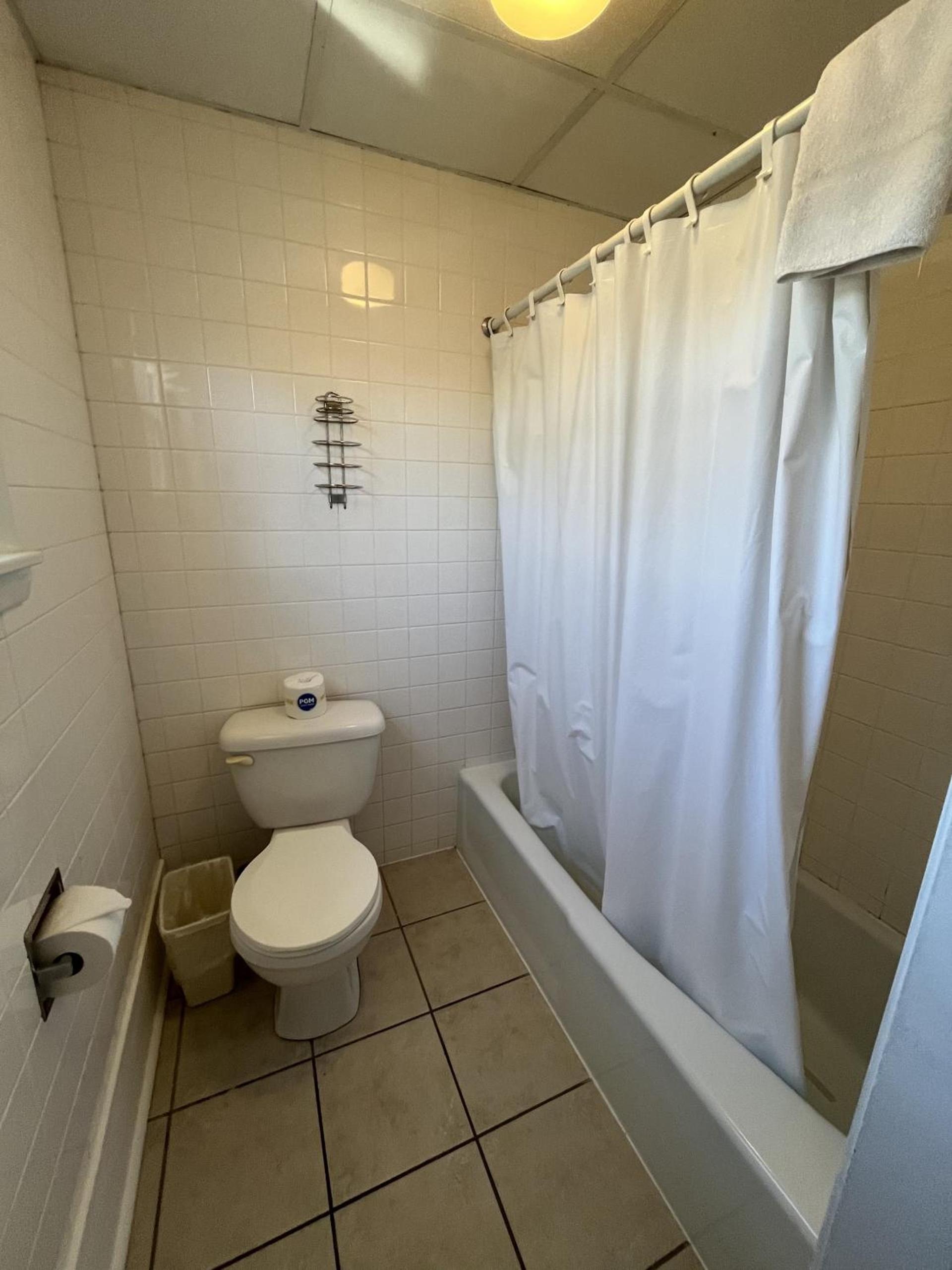 Beau Rivage Motel photo 74