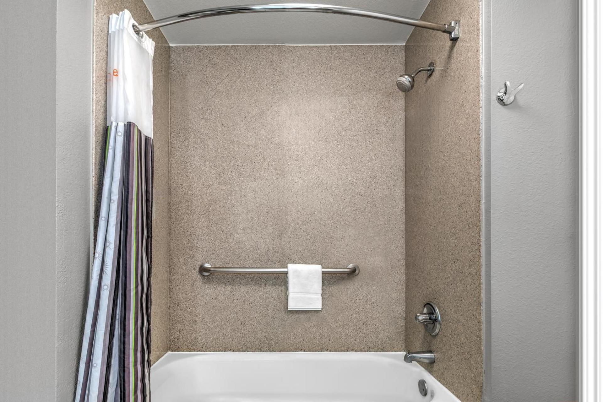 La Quinta by Wyndham Belton - Temple South photo 63