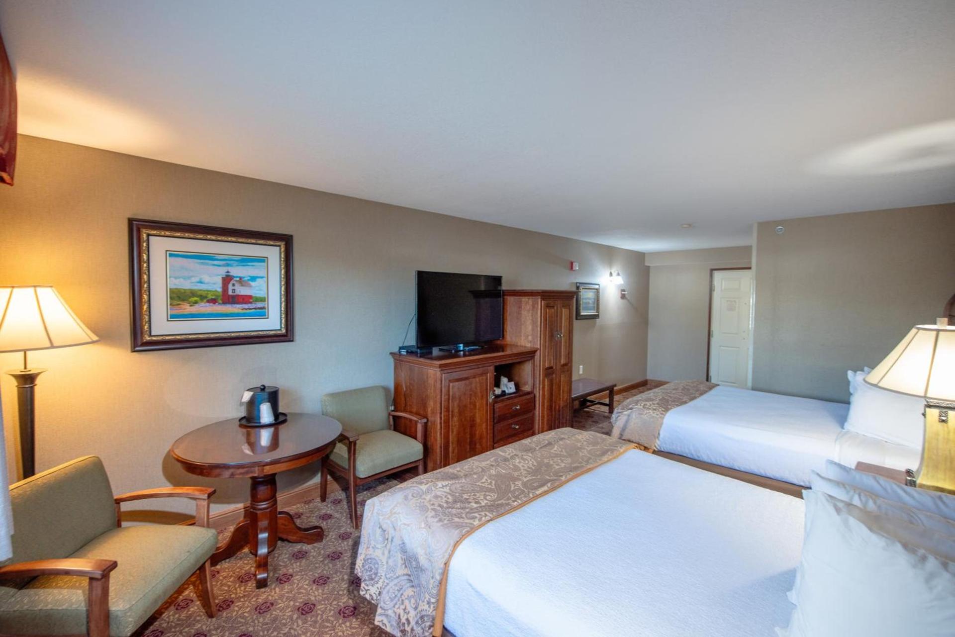 Hamilton Inn Select Beachfront Mackinaw City photo 21