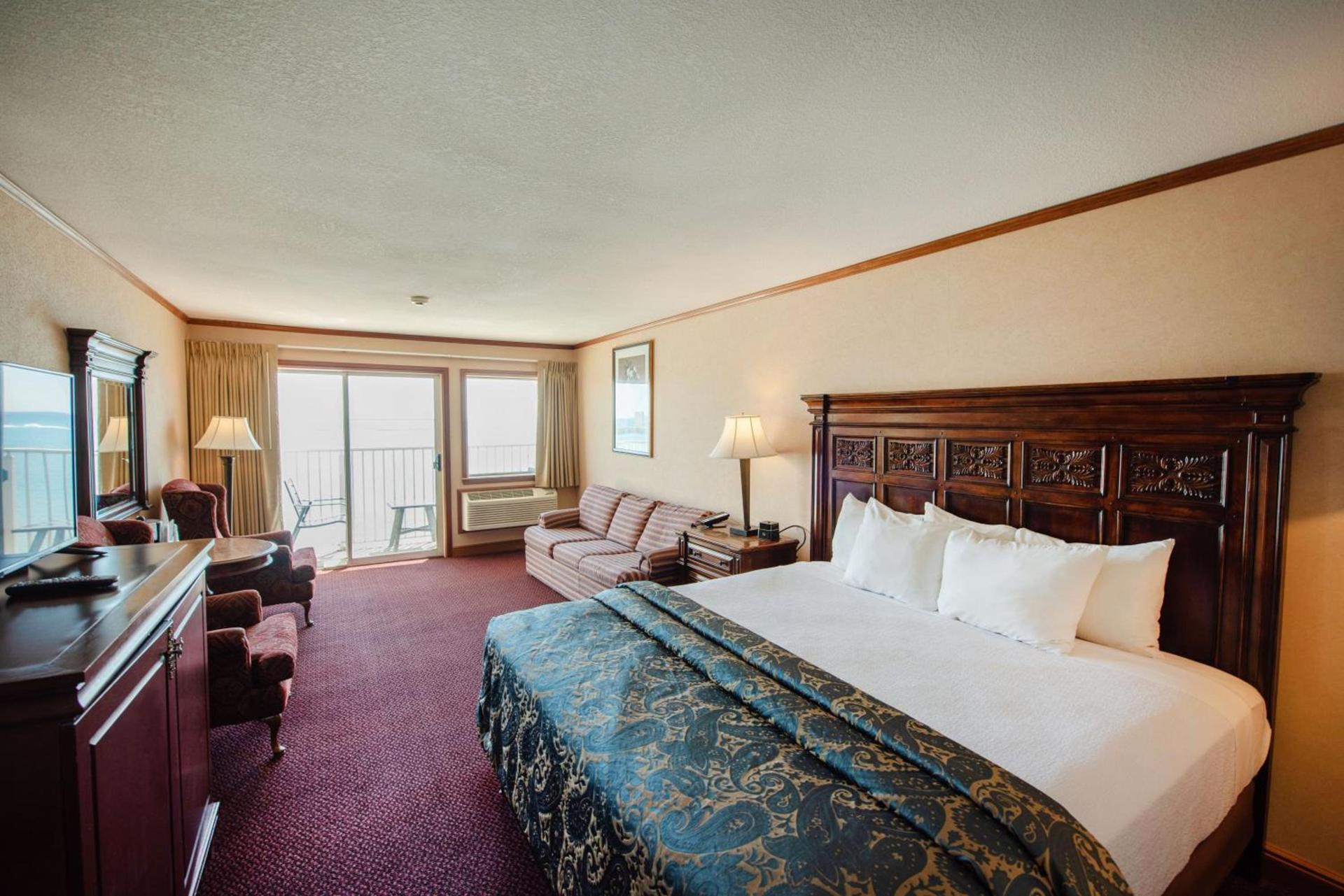 Hamilton Inn Select Beachfront Mackinaw City photo 14