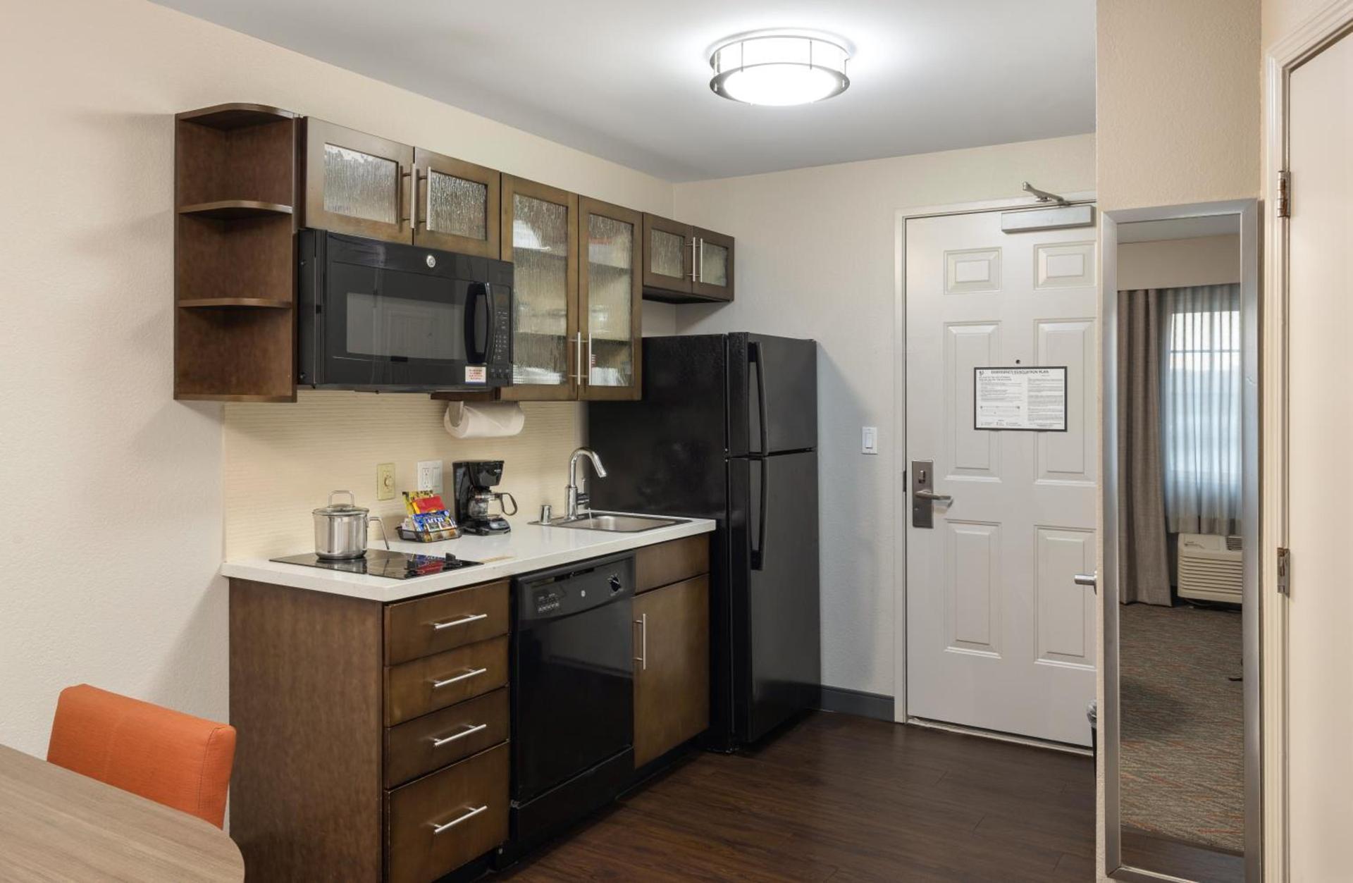 Candlewood Suites Anaheim - Resort Area by IHG photo 70