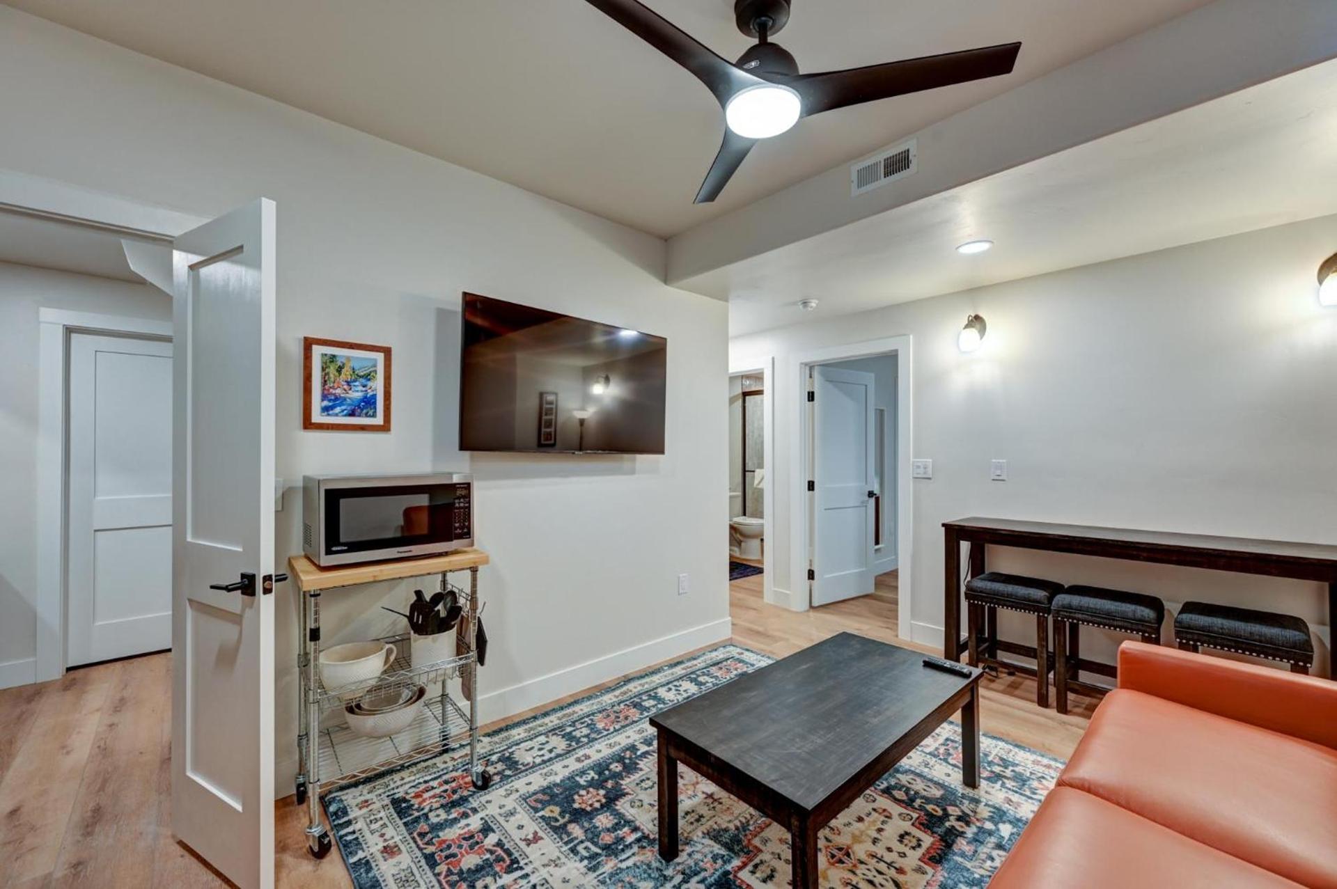 South Main Residences by Surf Hotel photo 5
