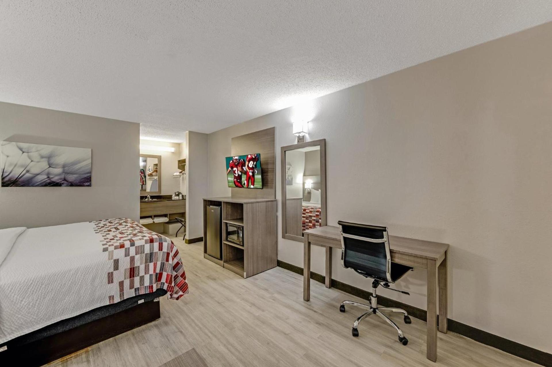 Red Roof Inn Kingsport photo 9