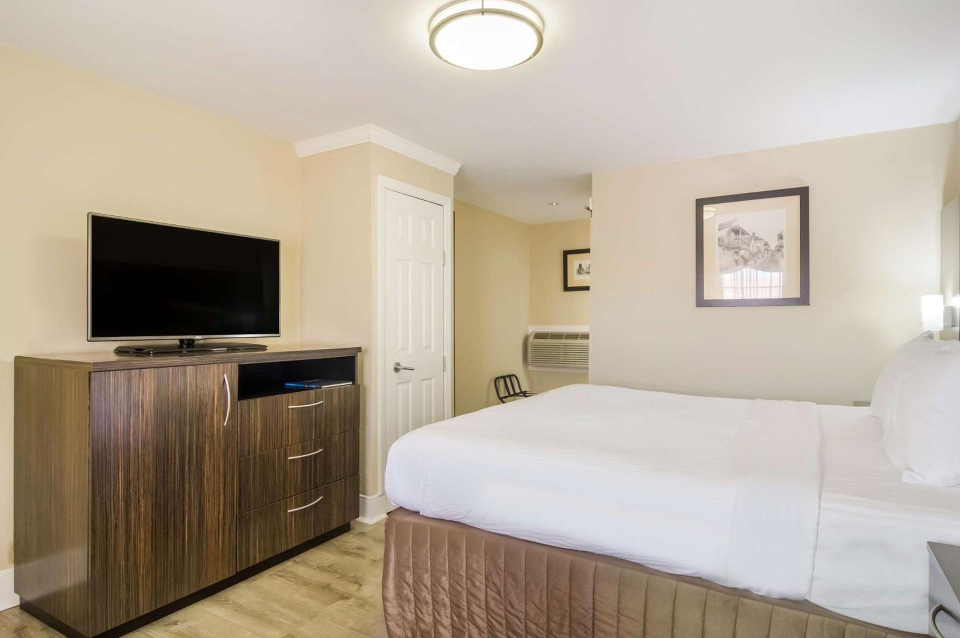 Best Western Historic Bayfront photo 6