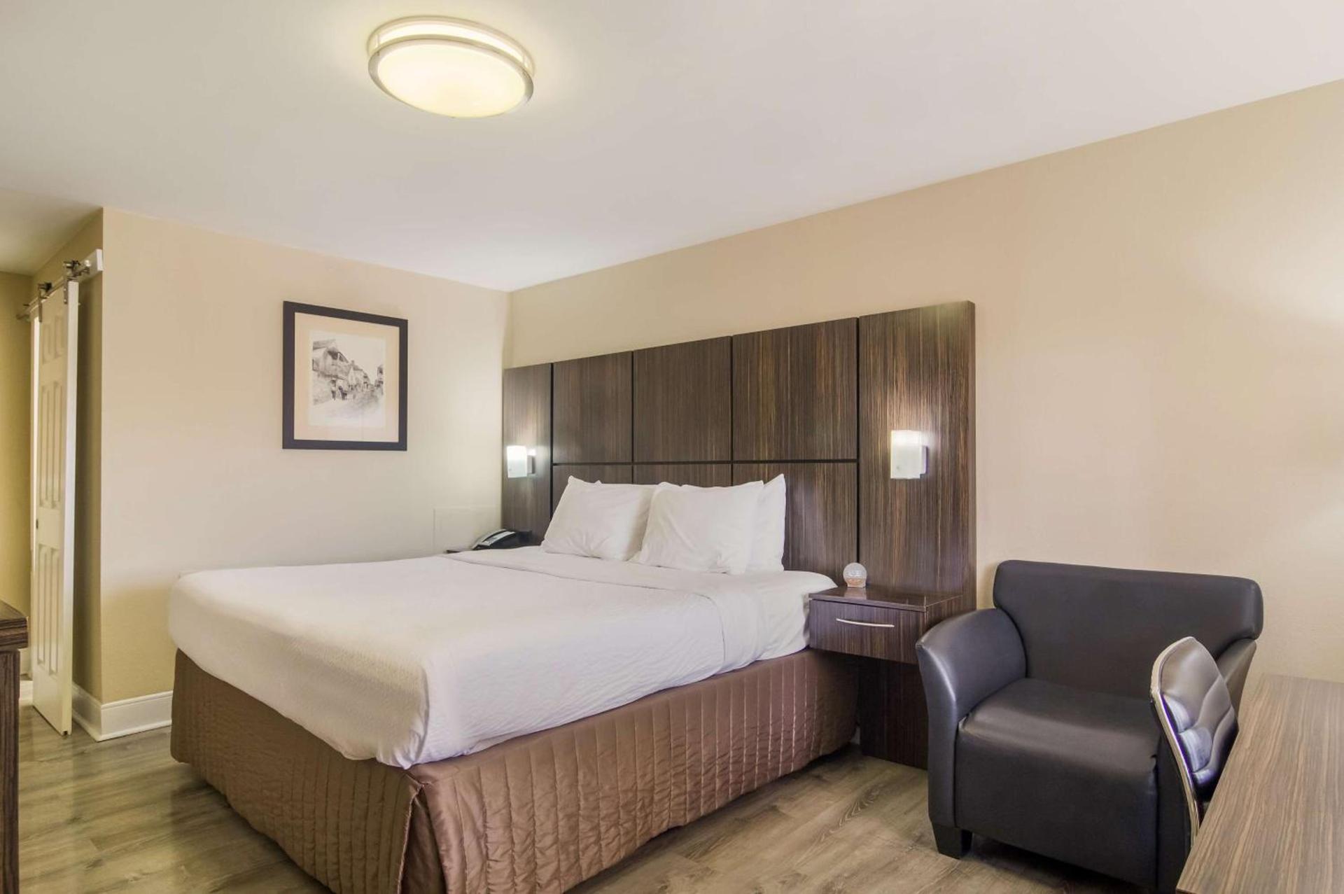 Best Western Historic Bayfront photo 5