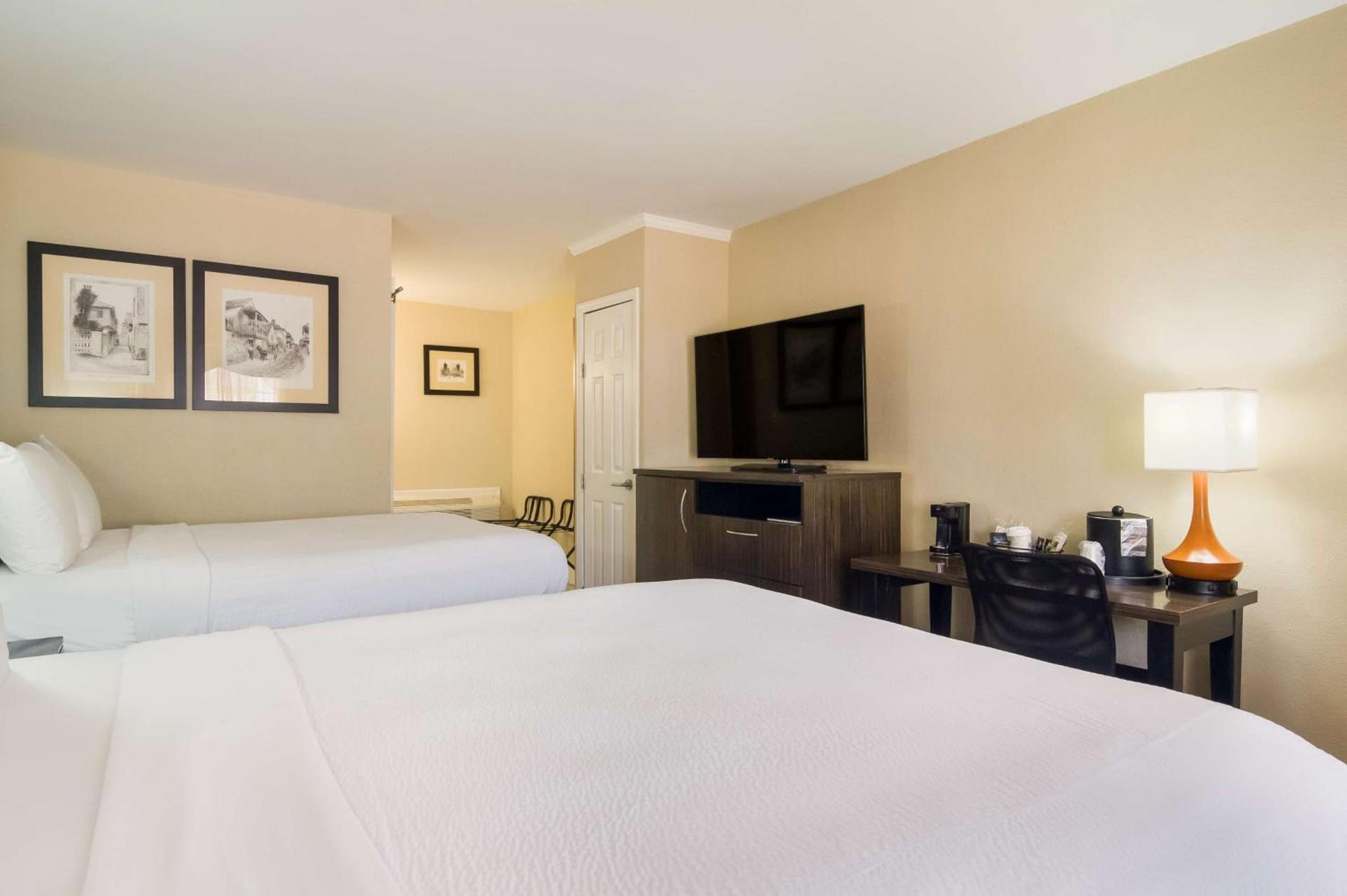 Best Western Historic Bayfront photo 11