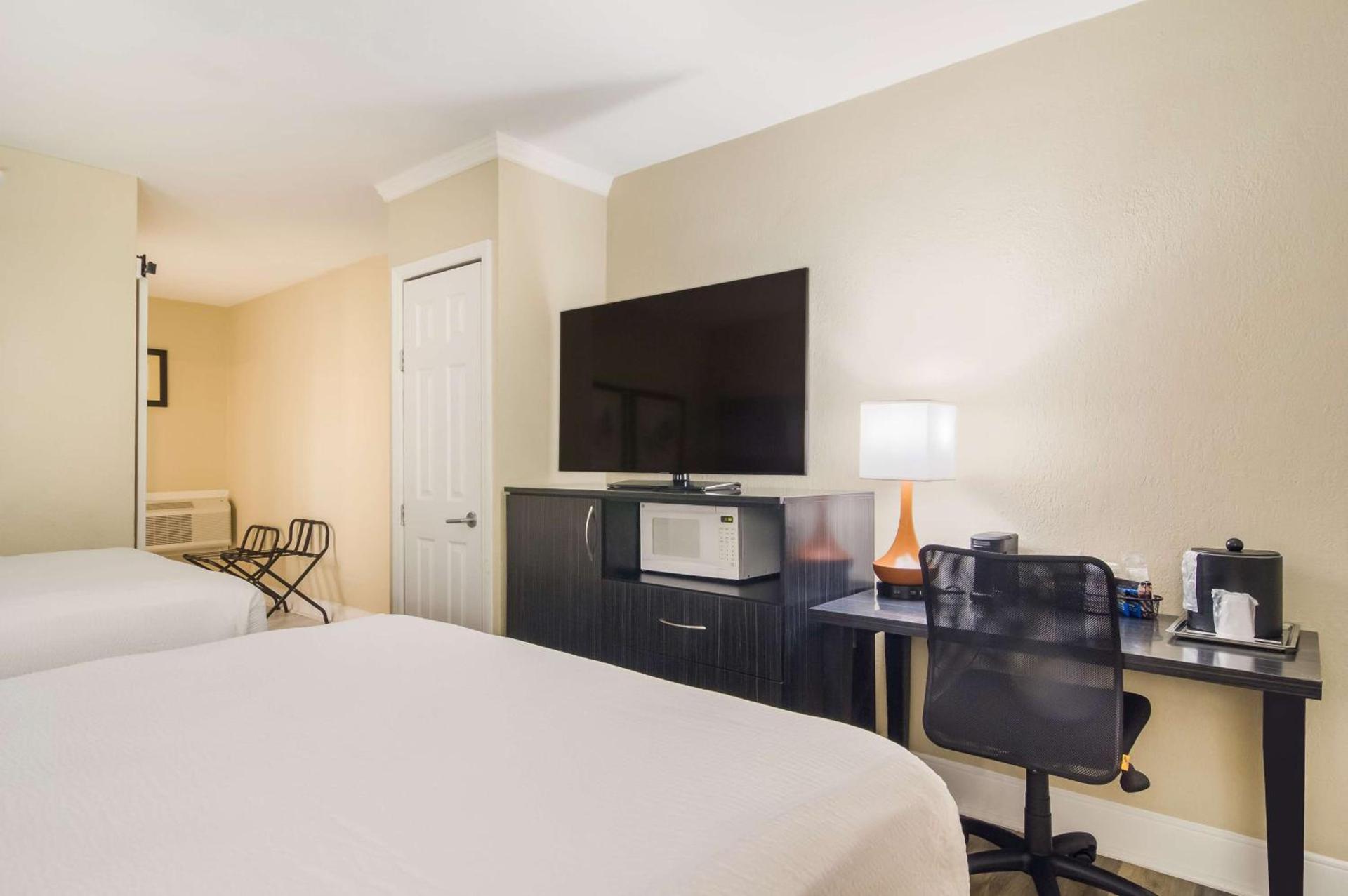 Best Western Historic Bayfront photo 10